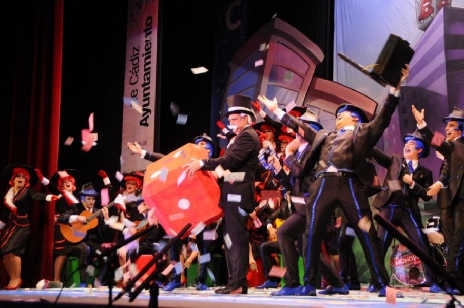 Y el juego comenzó en el gran teatro falla