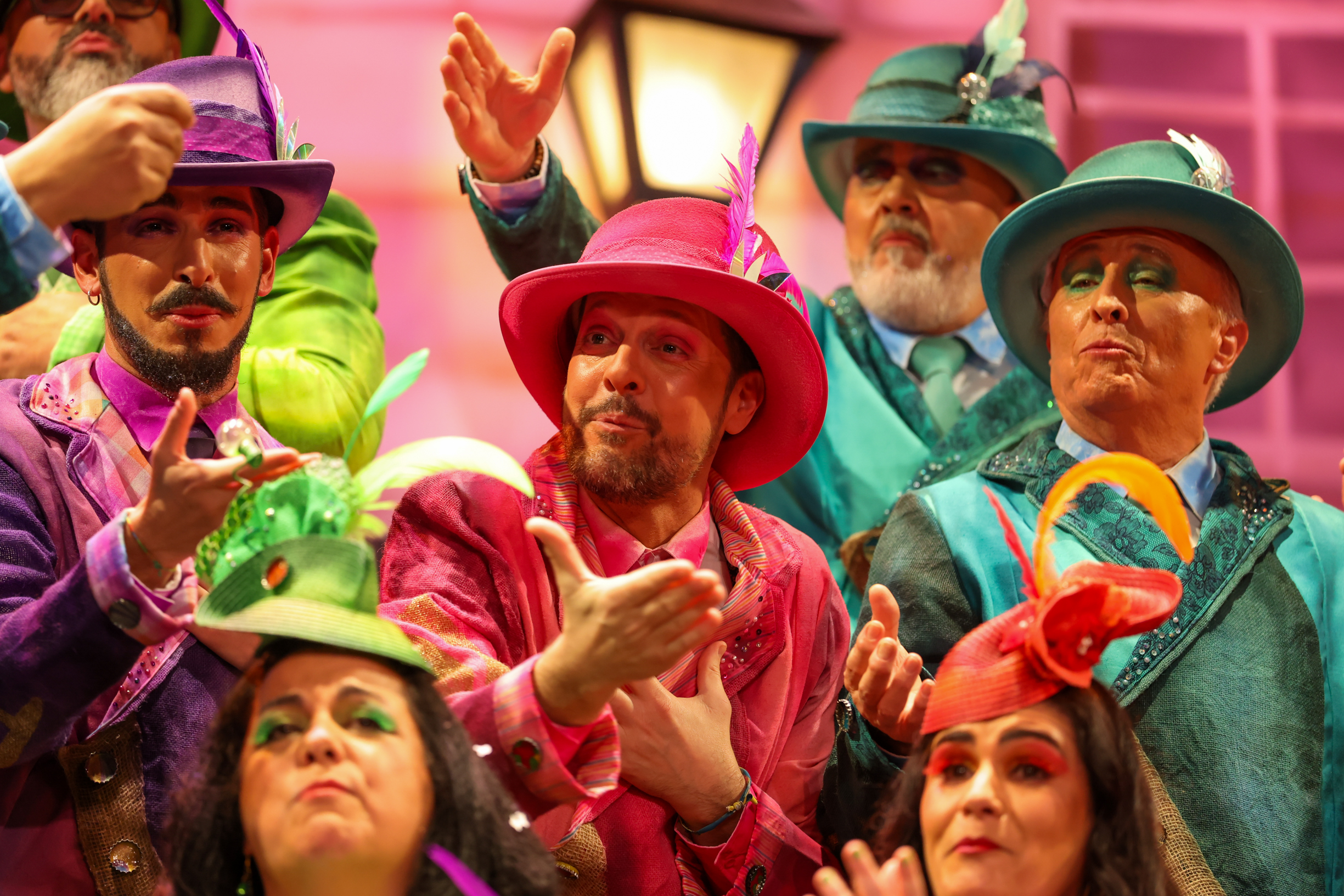 Coro, La ciudad perfecta - Preliminares