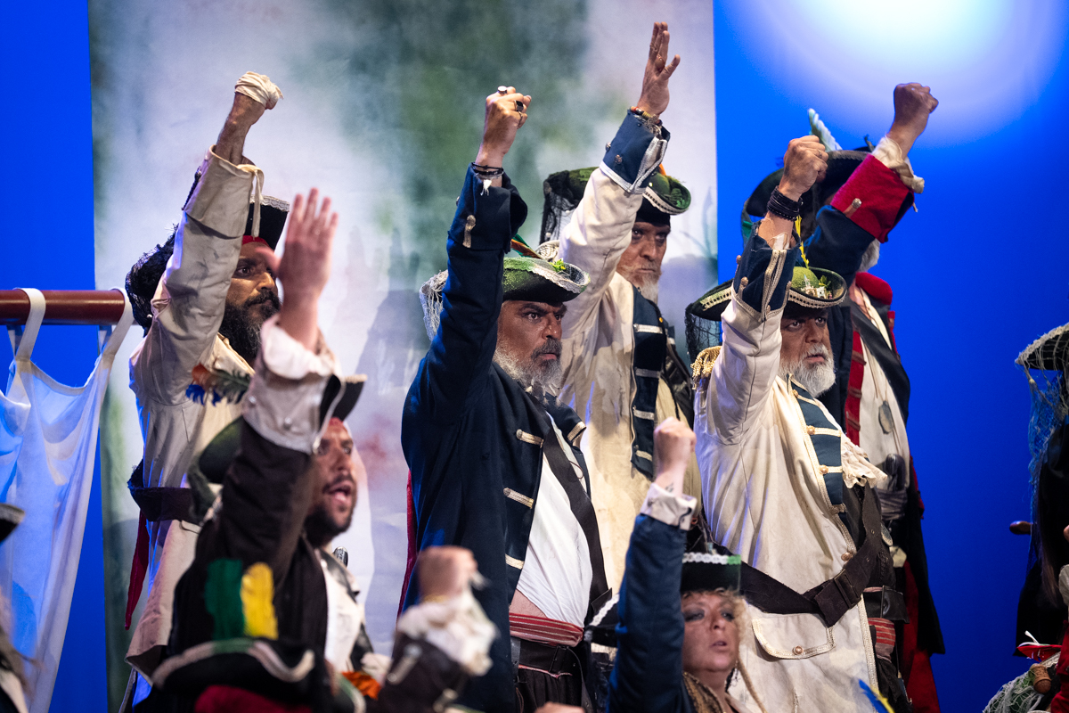 Coro, Al garete - Preliminares