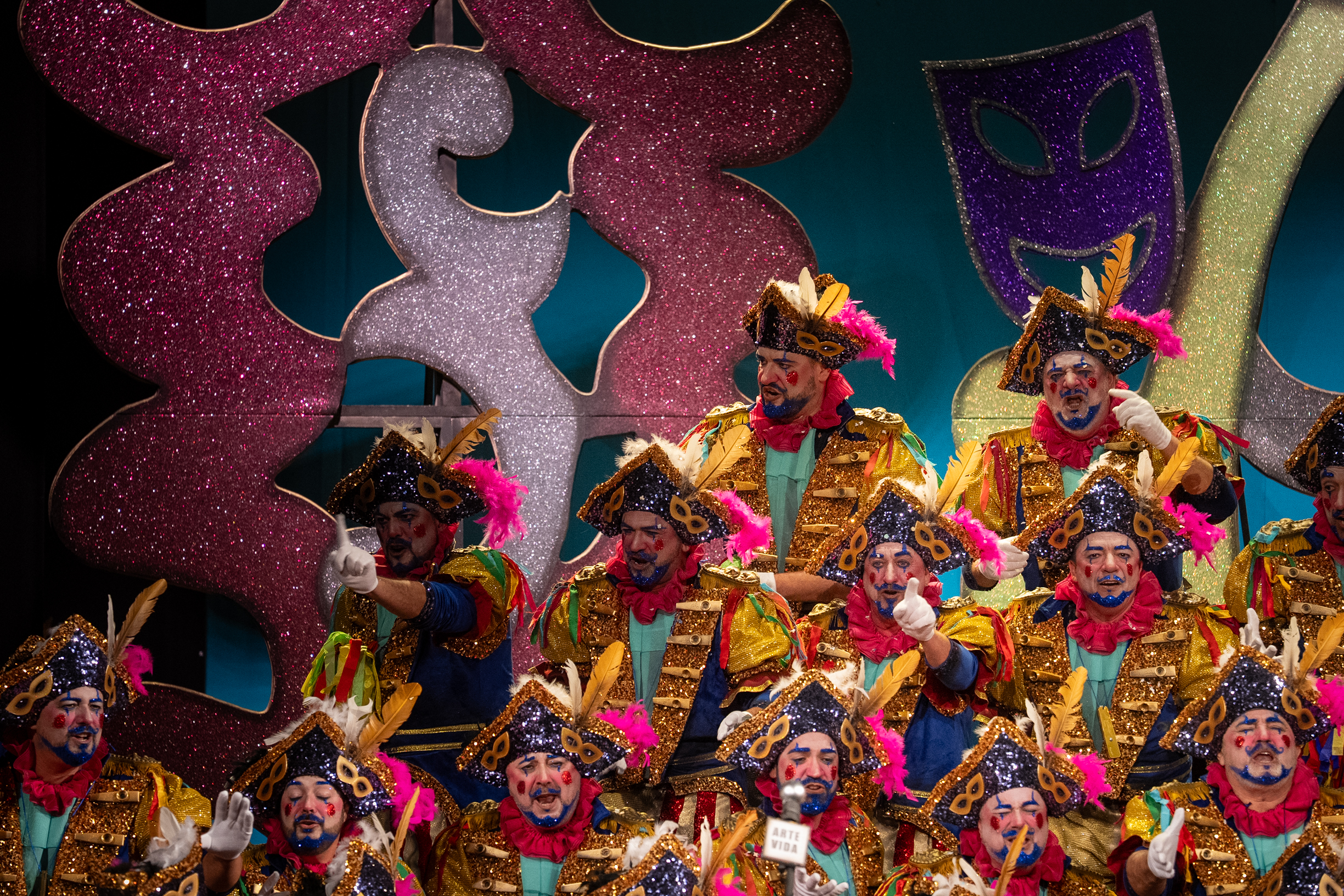 Coro, La Esencia - Preliminares