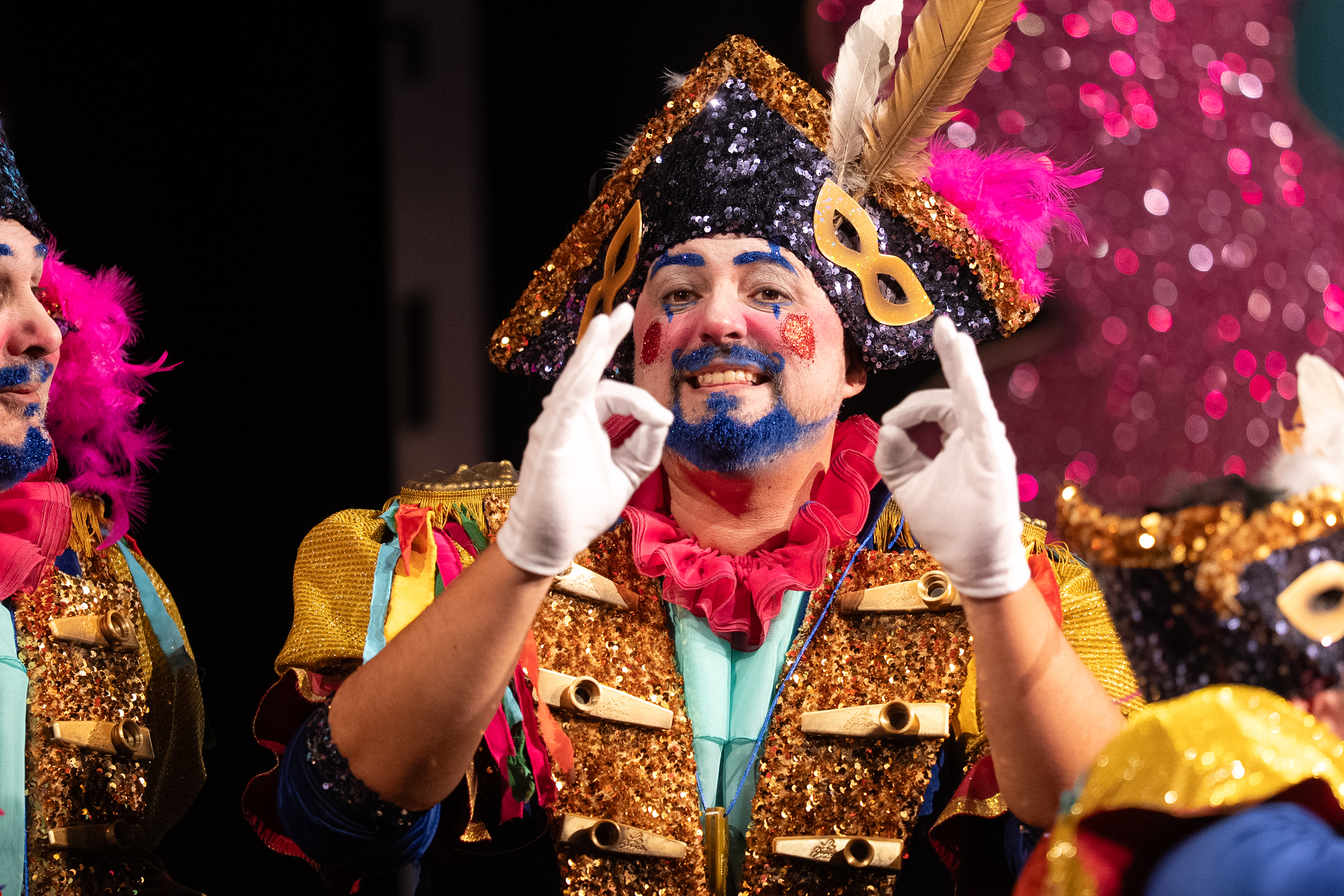 Coro, La Esencia - Preliminares