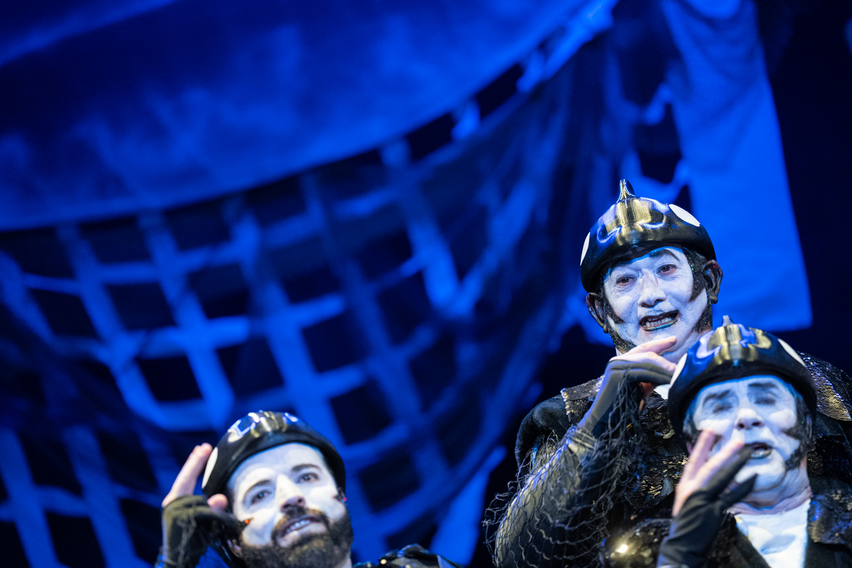 Coro, Las Gladitanas - Preliminares