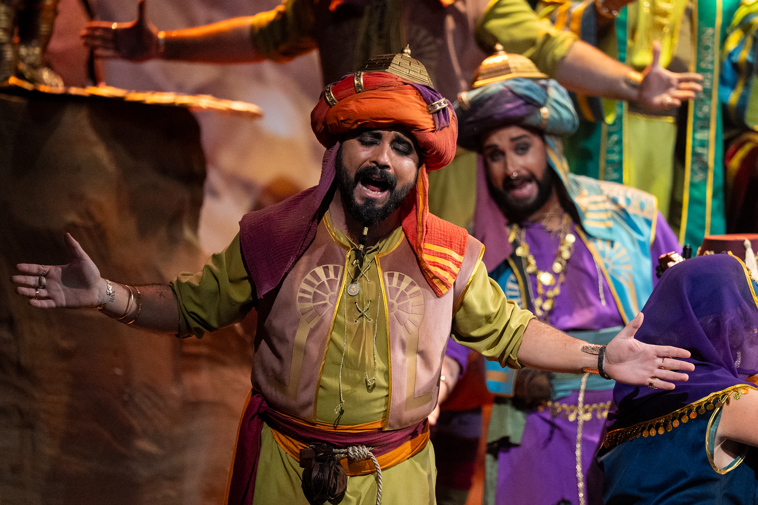 Coro, Las mil maravillas - Preliminares