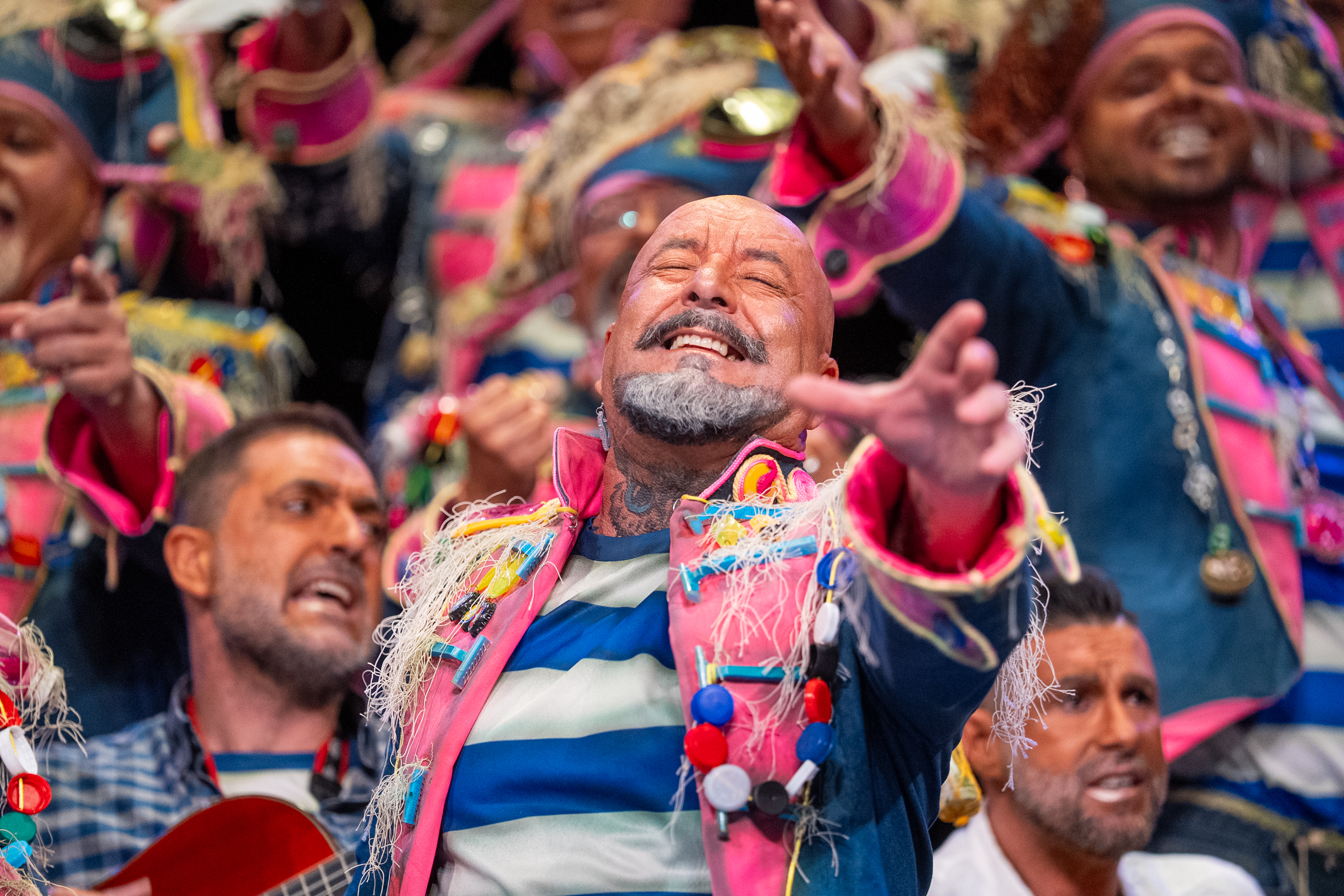 Coro, Los Mentirosos - Preliminares