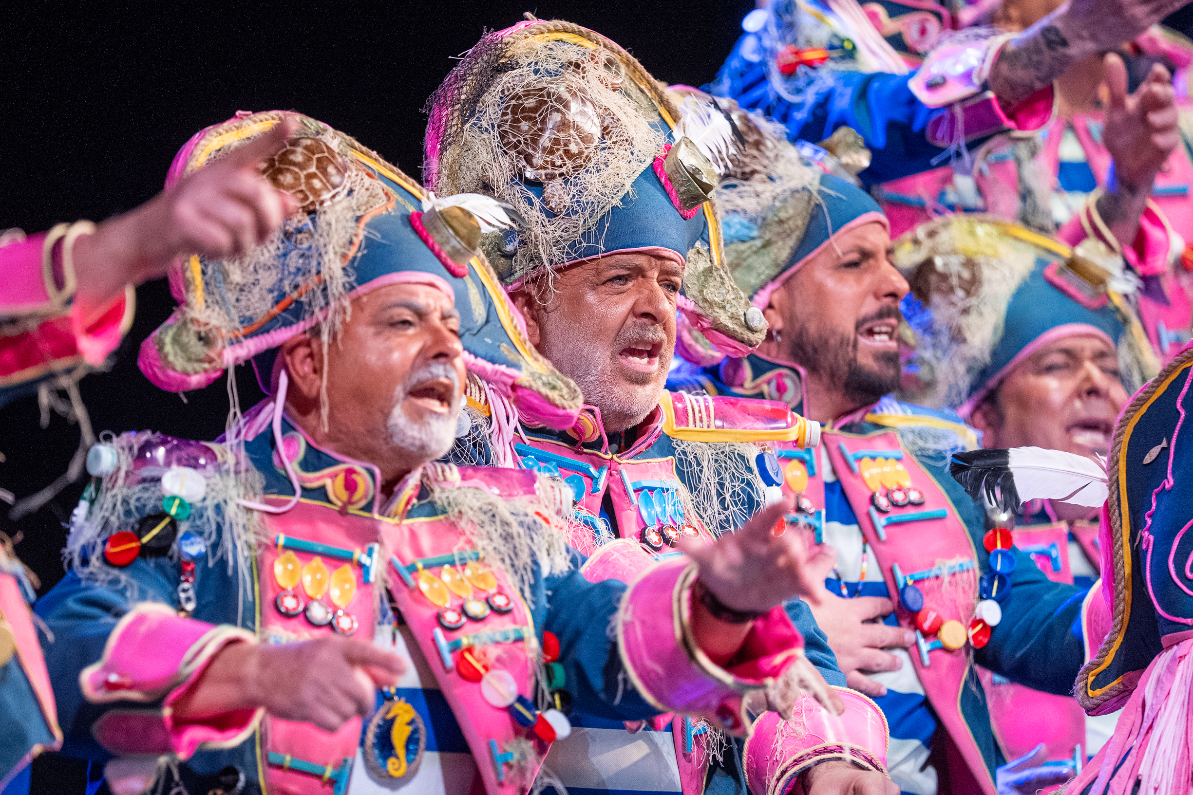 Coro, Los Mentirosos - Preliminares