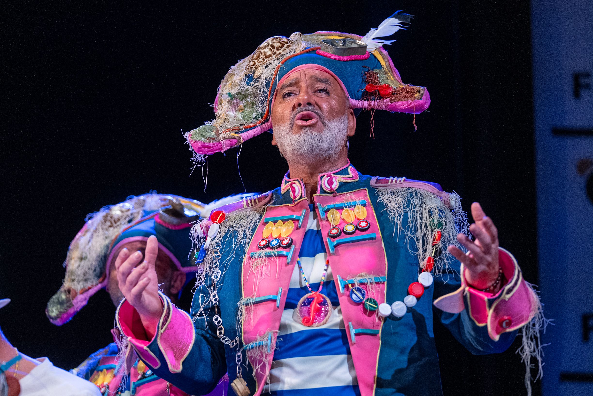 Coro, Los Mentirosos - Preliminares