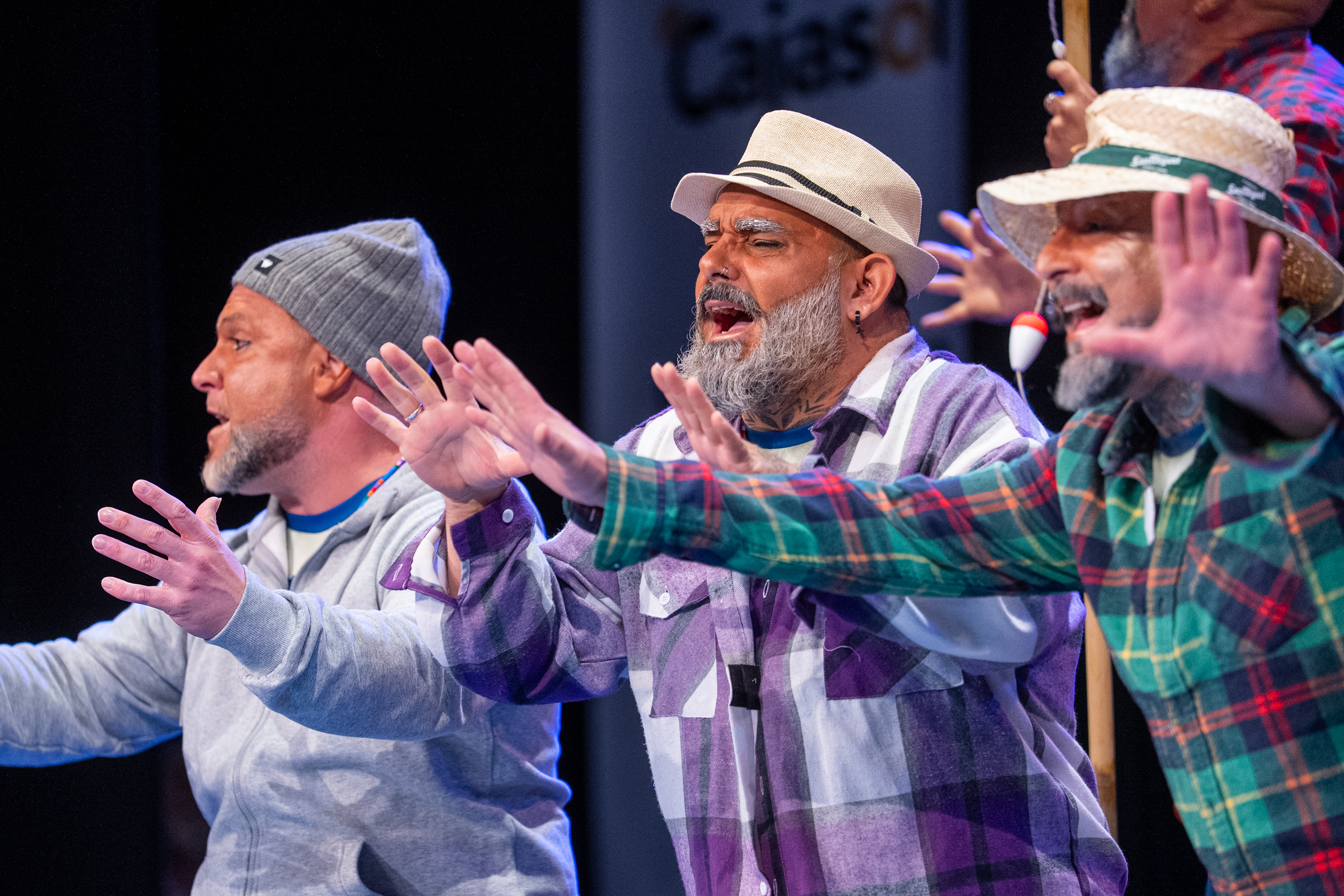 Coro, Los Mentirosos - Preliminares