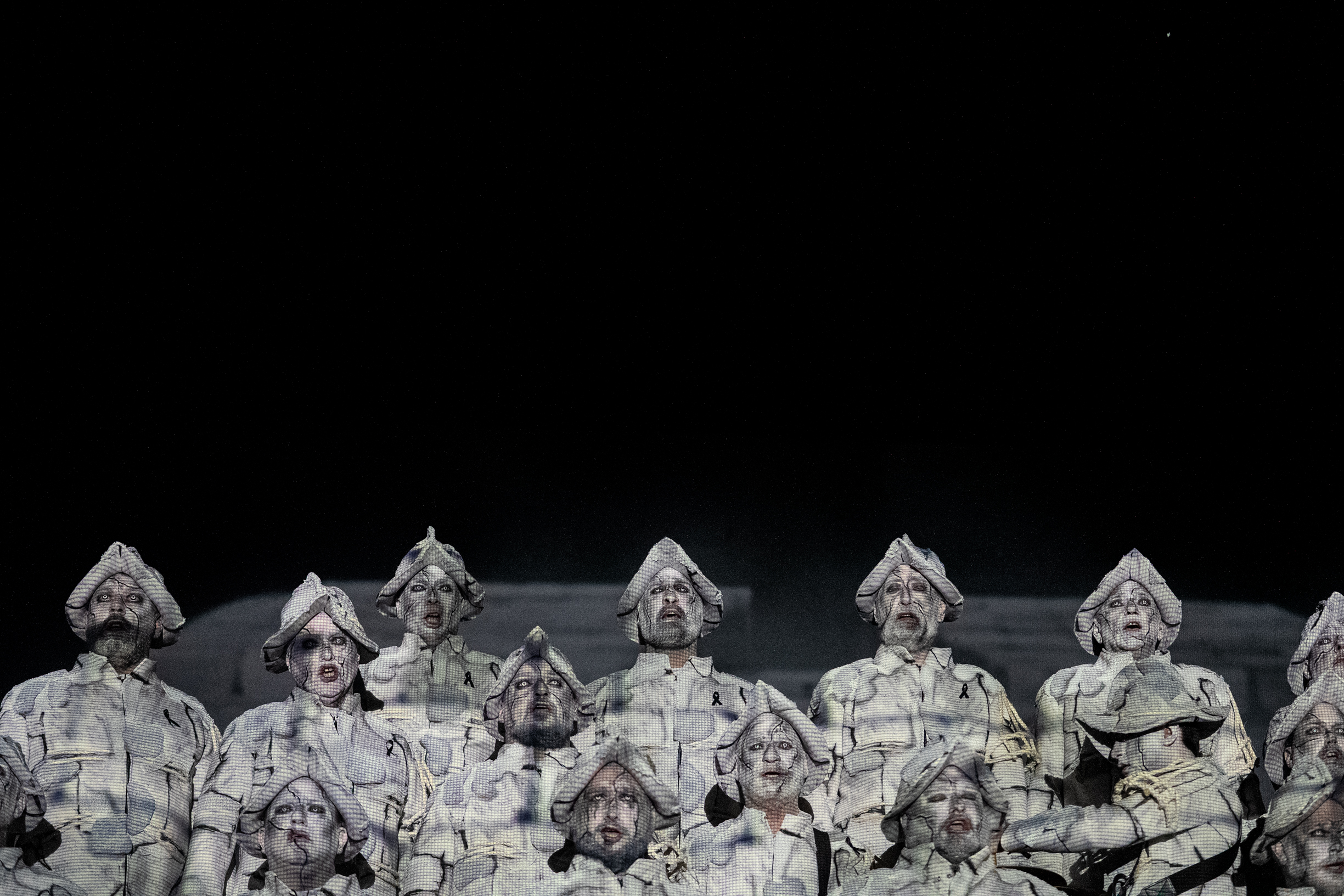 Coro, Tu muralla - Preliminares