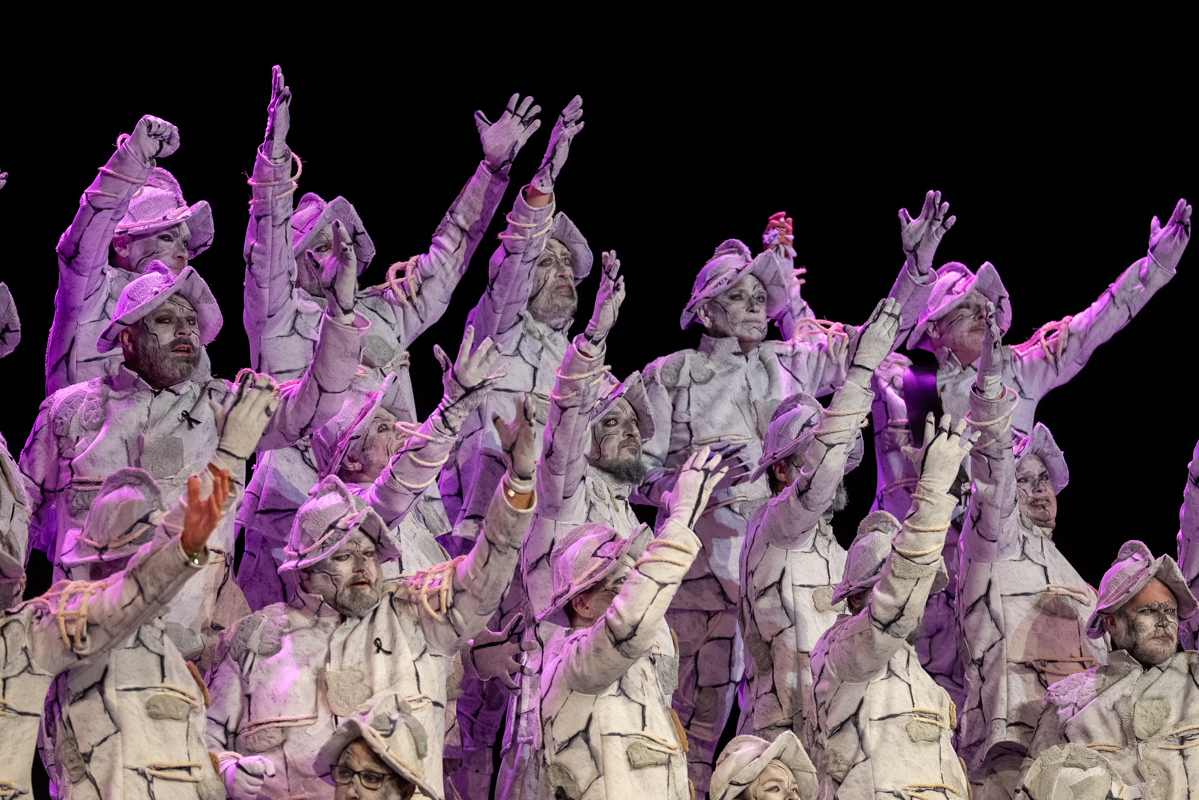 Coro, Tu muralla - Preliminares