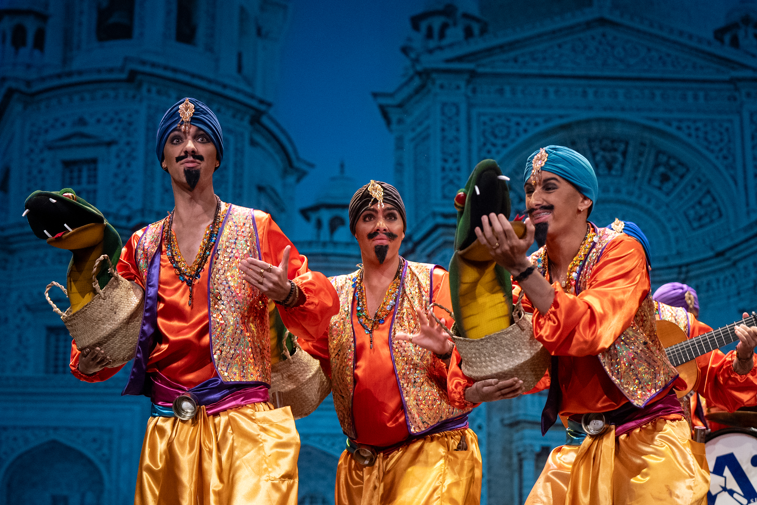 Chirigota juvenil, Una chirigota encantadora - Semifinal