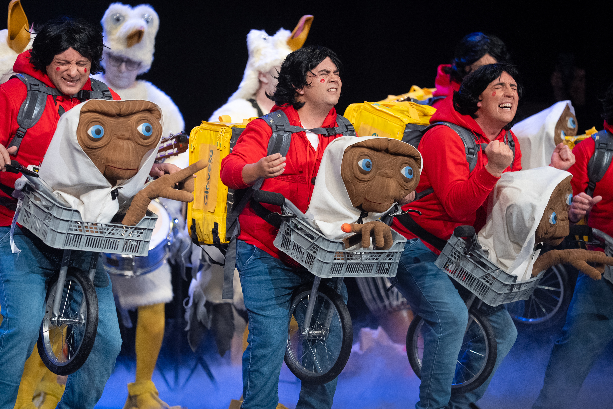 Chirigota, Los que se lo llevan calentito - Preliminares