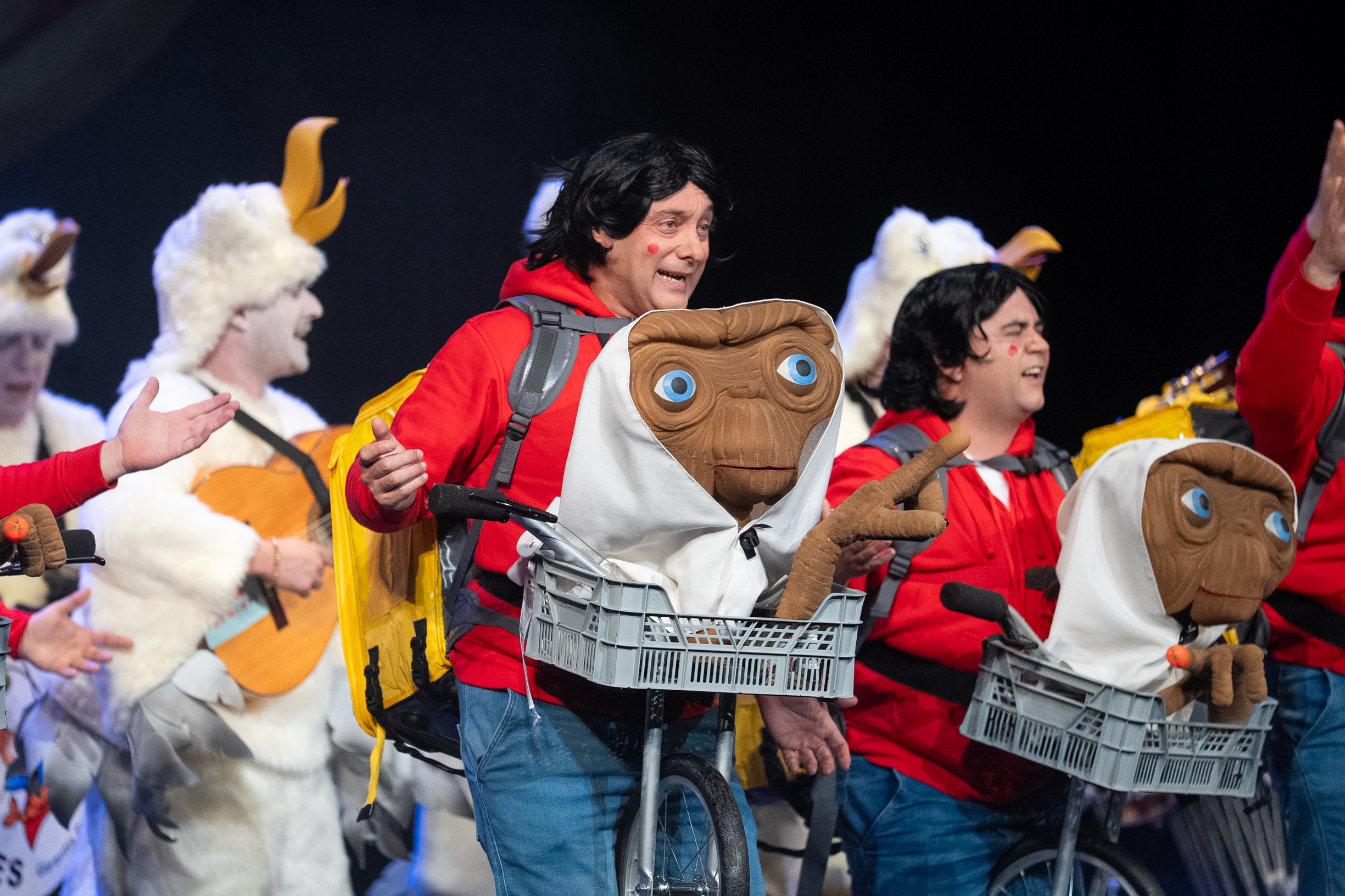 Chirigota, Los que se lo llevan calentito - Preliminares