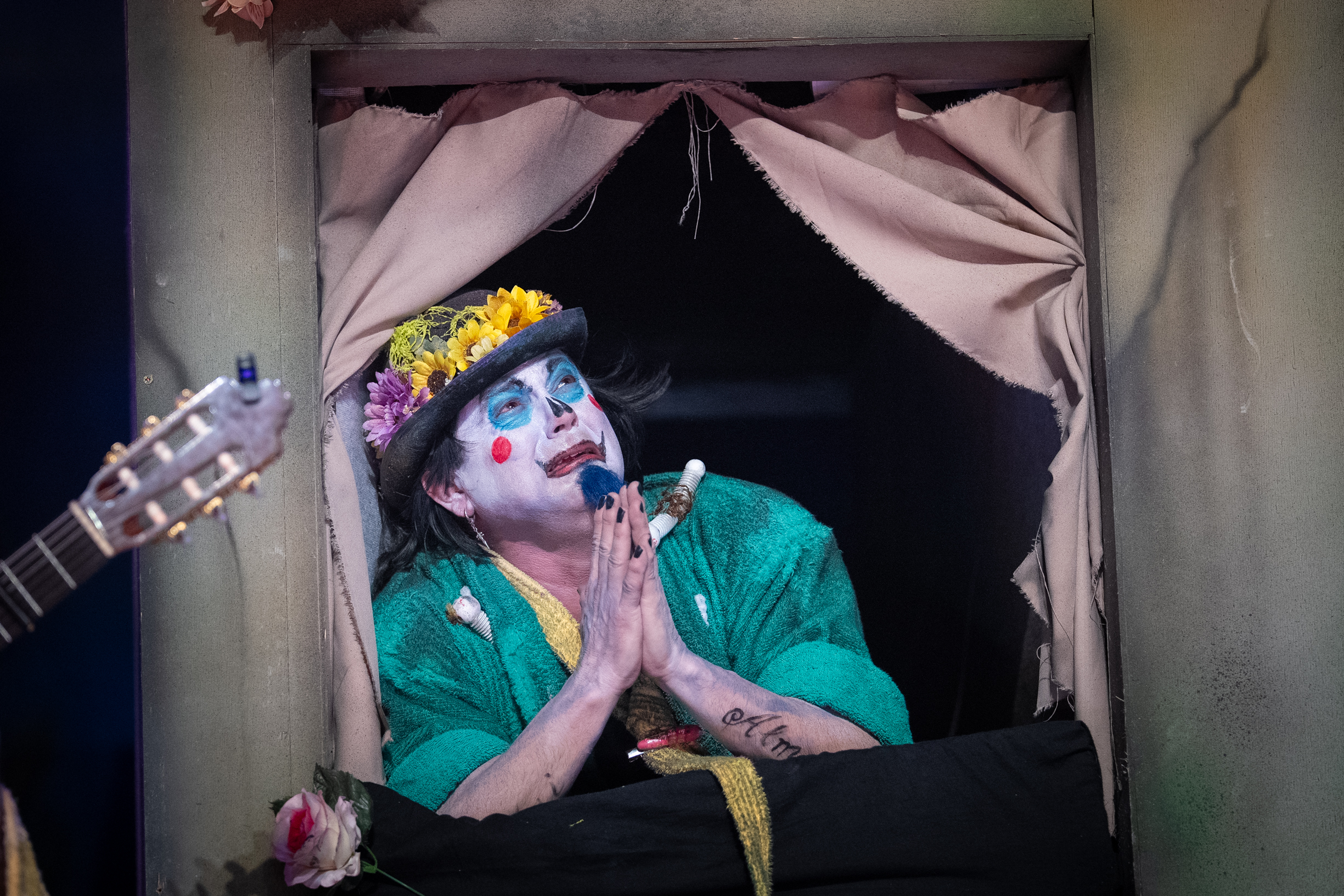 Chirigota, Los que la tienen de mármol - Semifinales