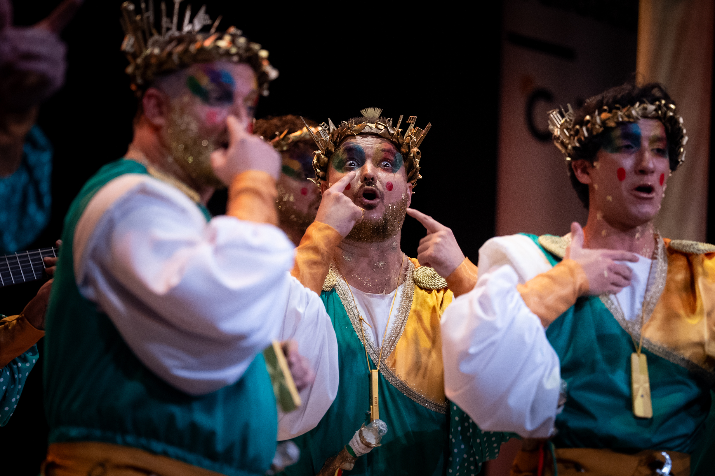 Comparsa, La gracia divina - Preliminares