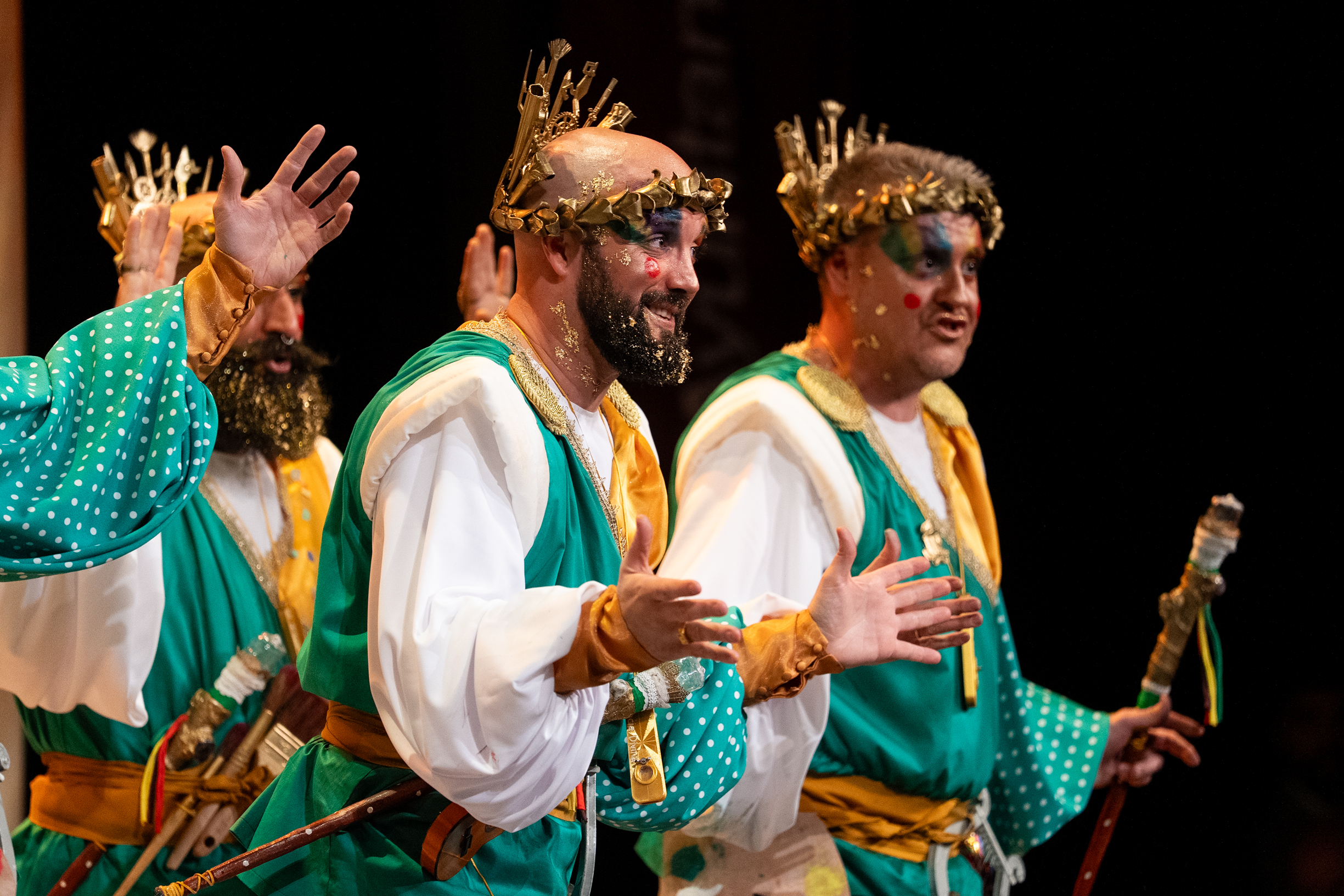 Comparsa, La gracia divina - Preliminares