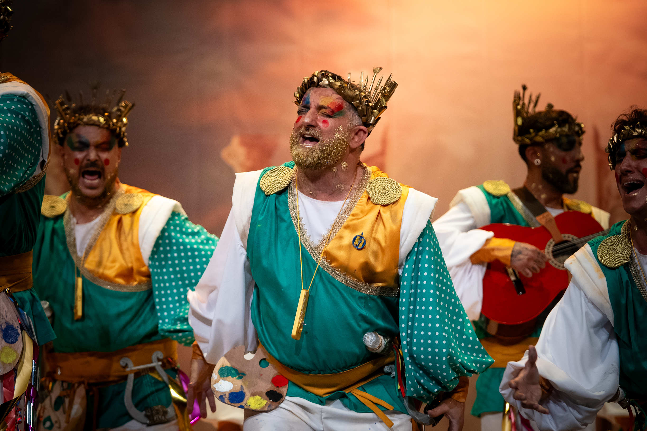 Comparsa, La gracia divina - Preliminares