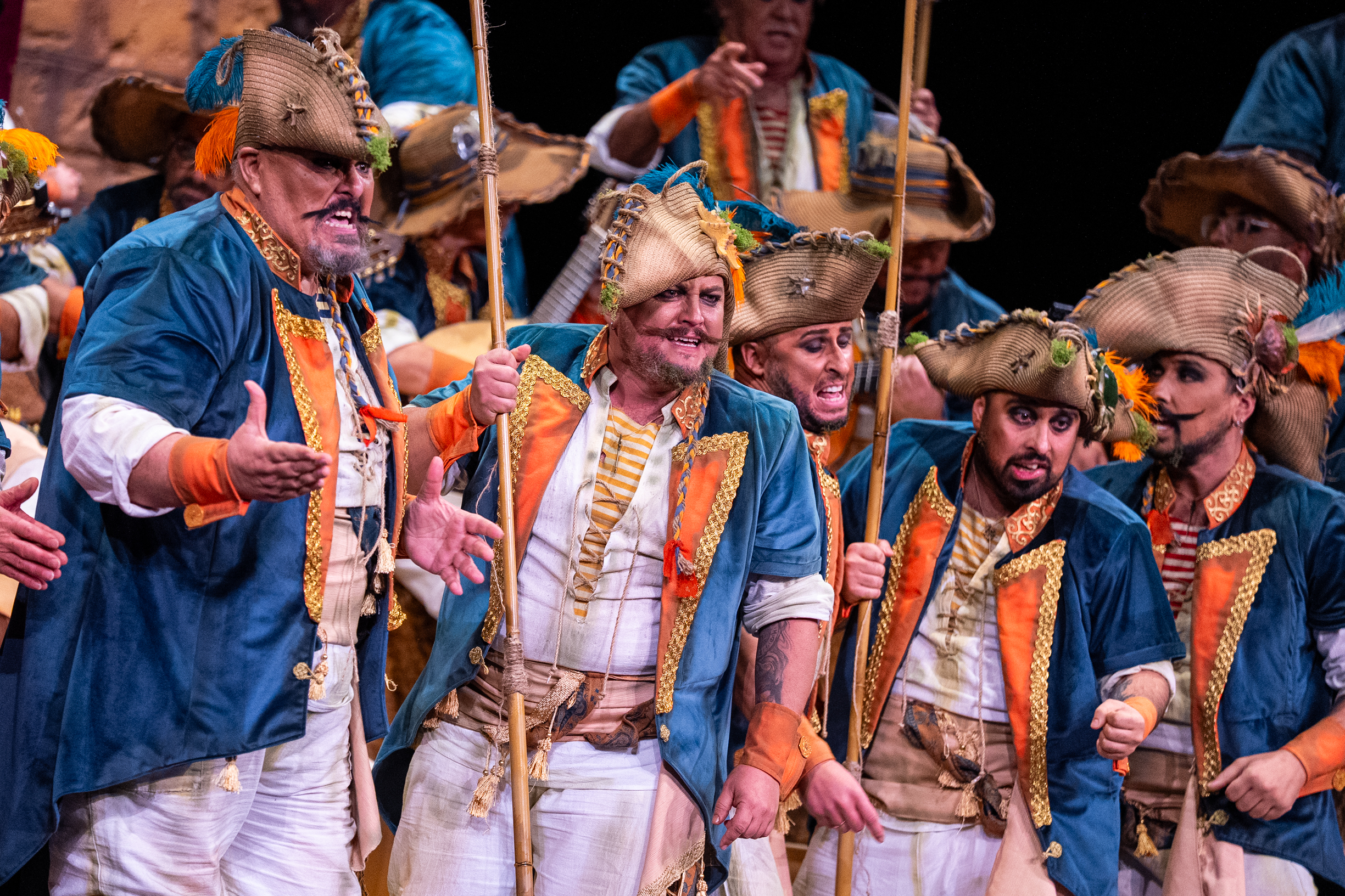 Coro, Los caletarios - Preliminares