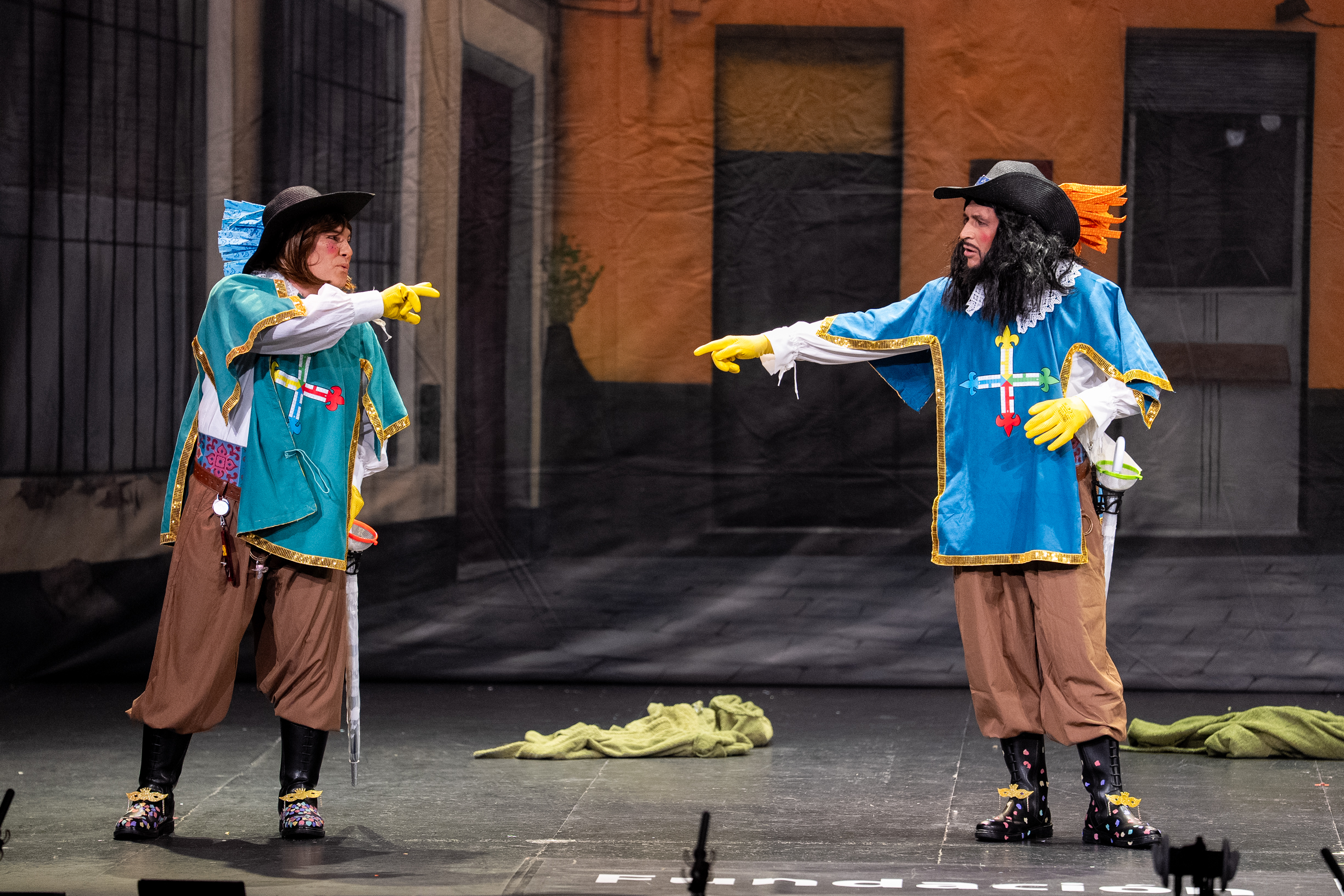 Cuarteto, Los tres cuarteteros y un aprendiz porculero - Preliminares