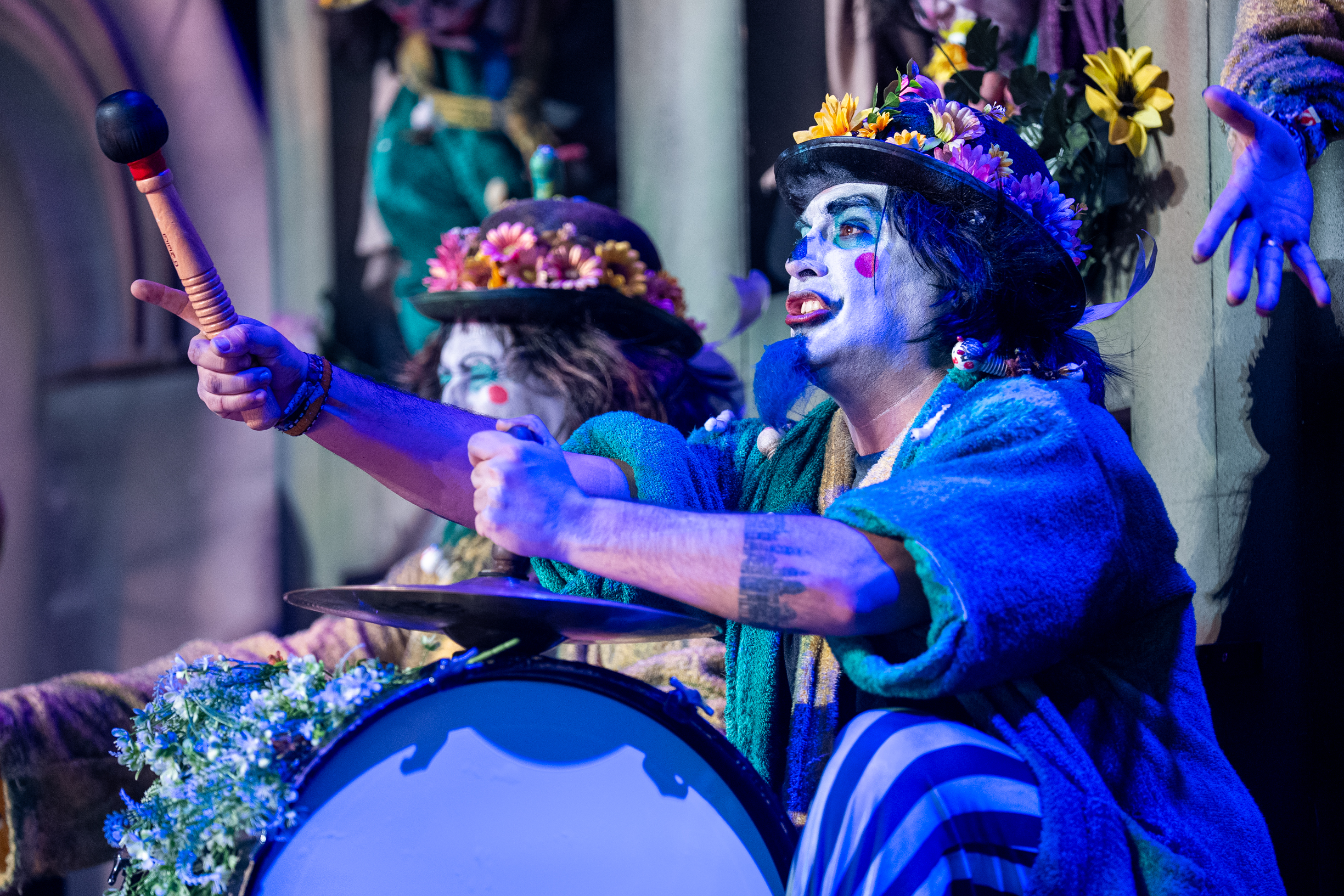 Chirigota, Los que la tienen de mármol - Cuartos