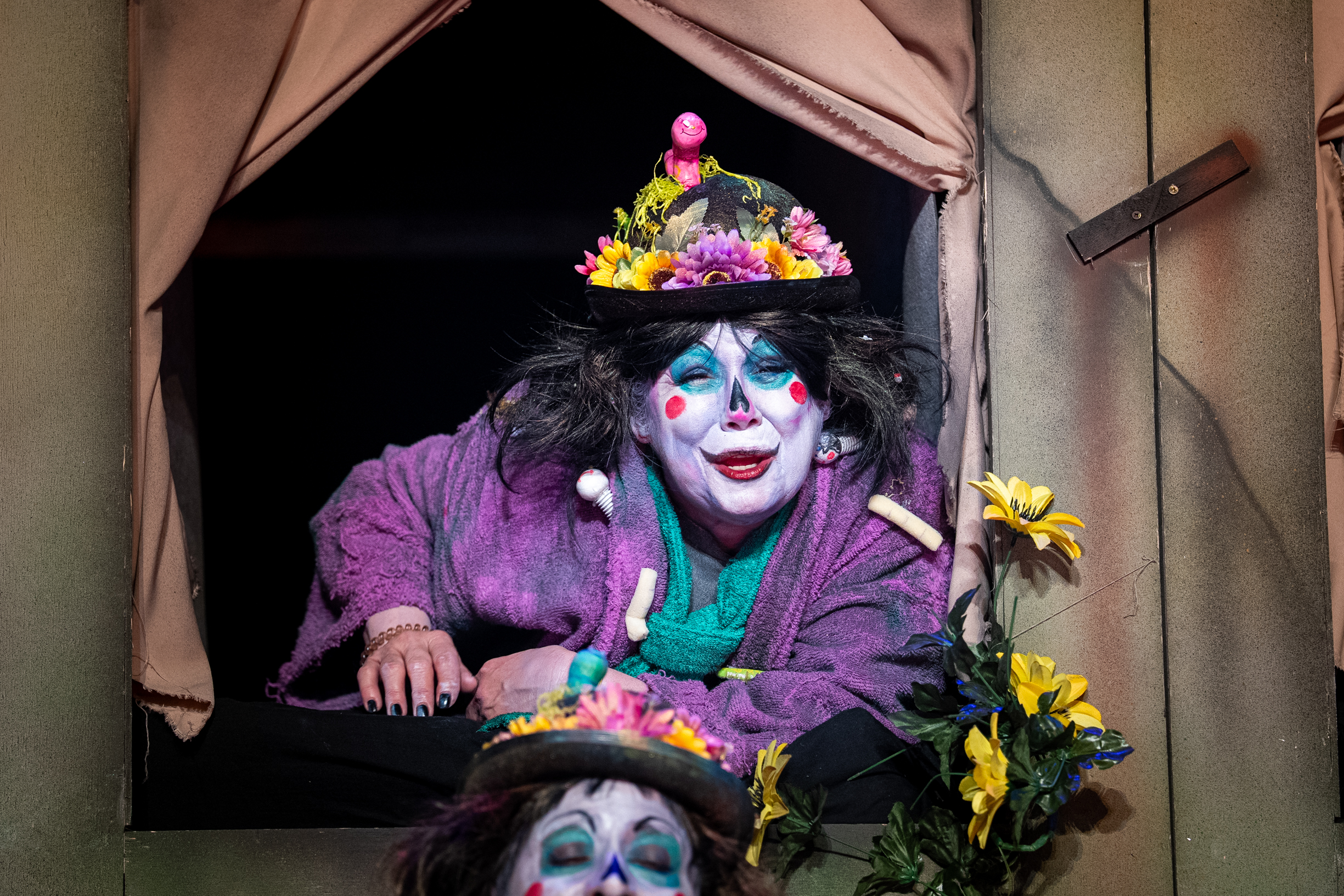 Chirigota, Los que la tienen de mármol - Cuartos