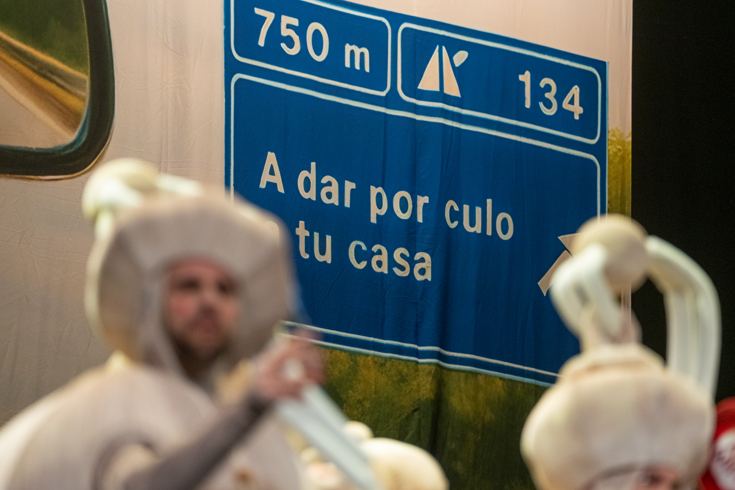 Chirigota, ¡Cariño... Vaya ambientazo! - Preliminares