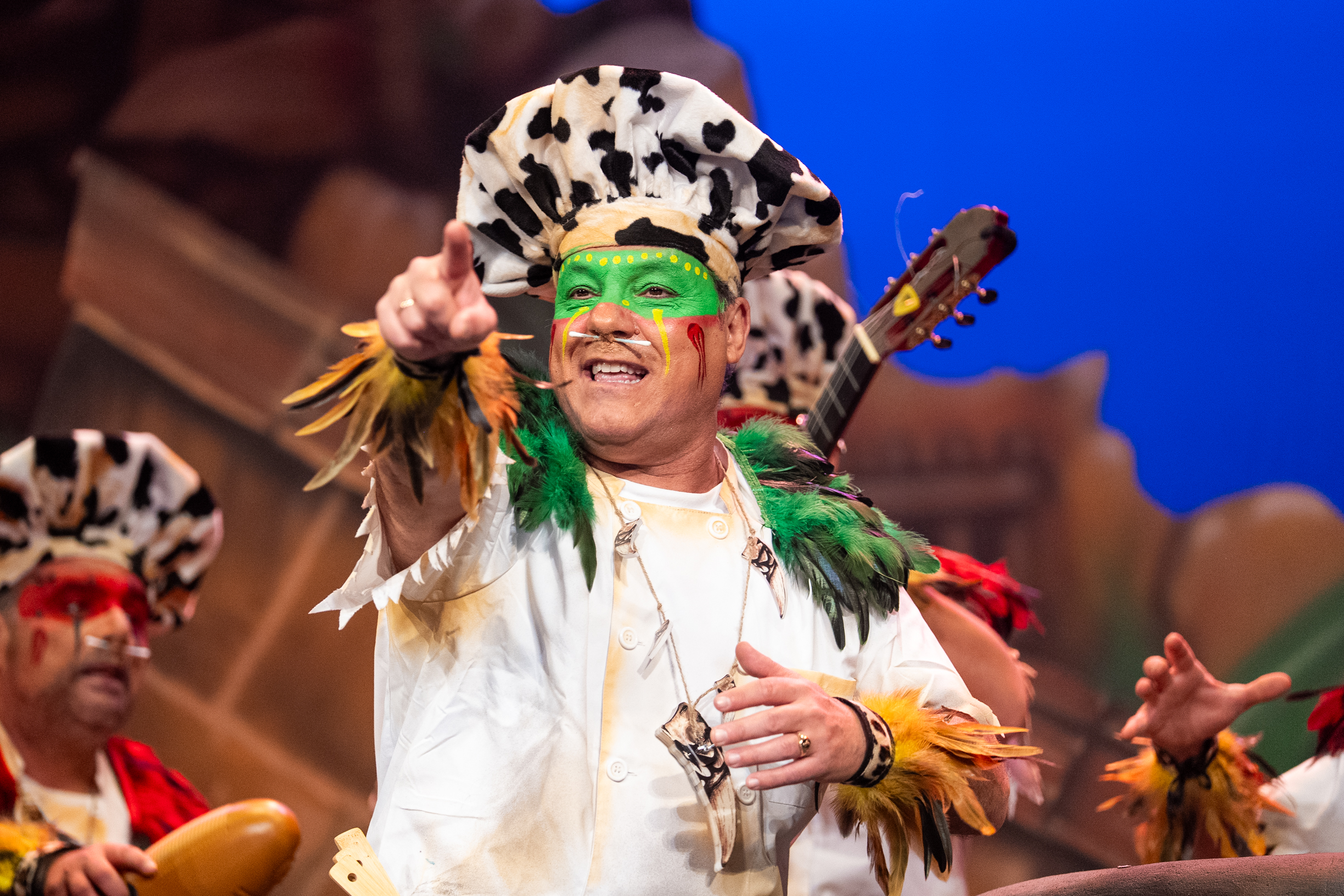 Chirigota, Los de la tribu "De al lao" - Preliminares