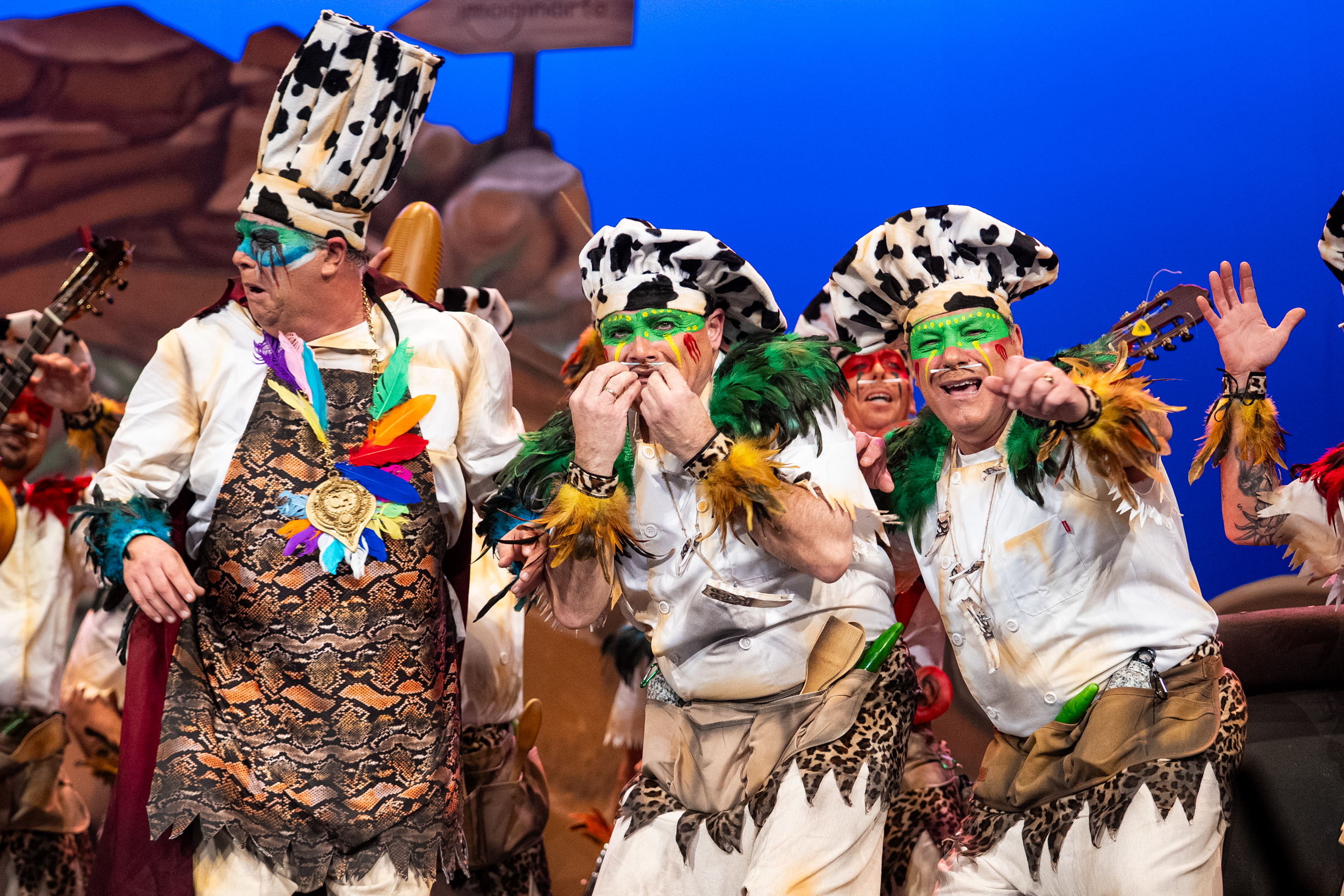 Chirigota, Los de la tribu "De al lao" - Preliminares