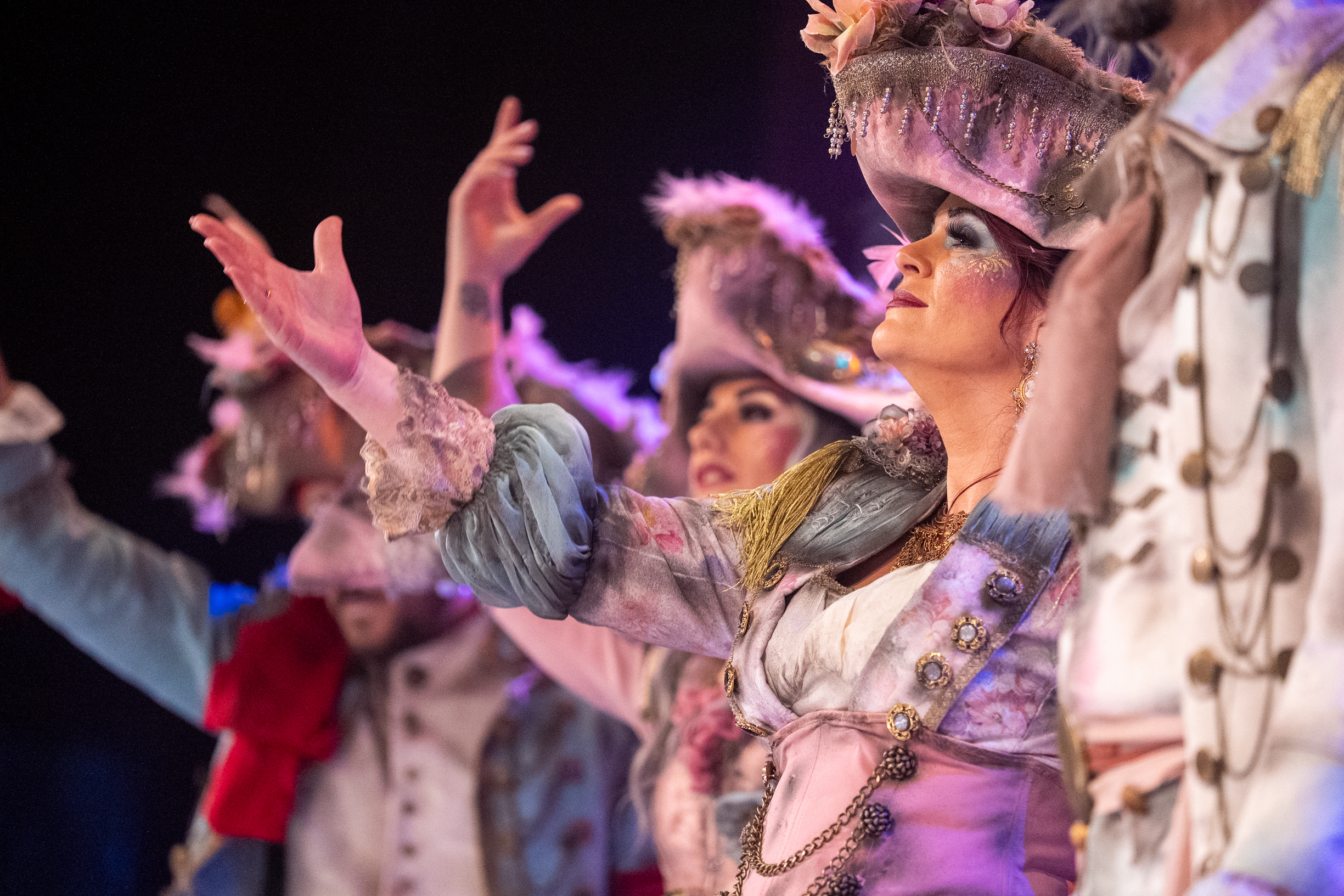 Comparsa, Contra viento y marea - Preliminares