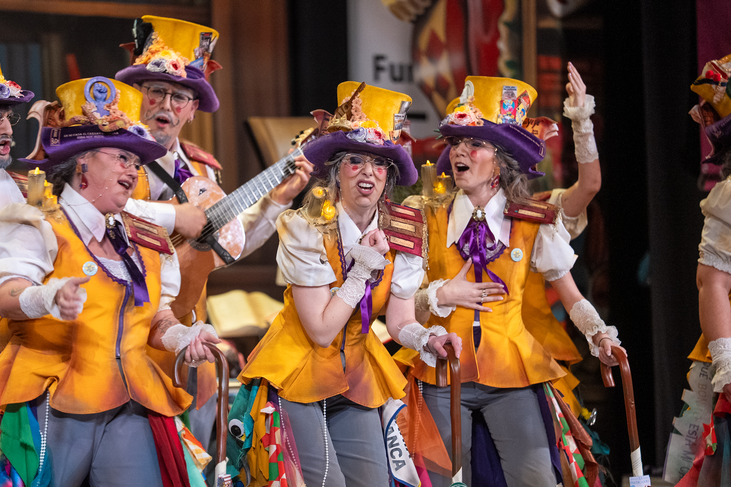 Comparsa, La biblioteca - Preliminares