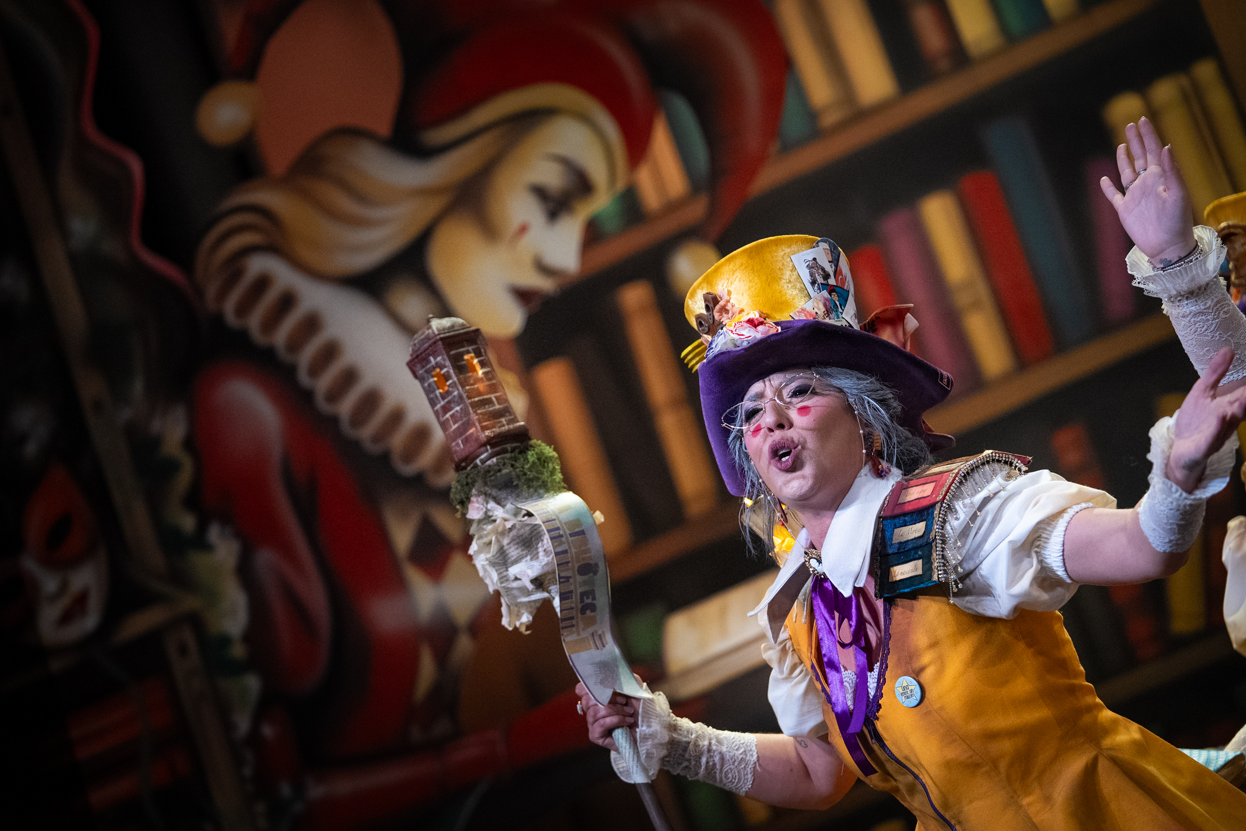 Comparsa, La biblioteca - Preliminares