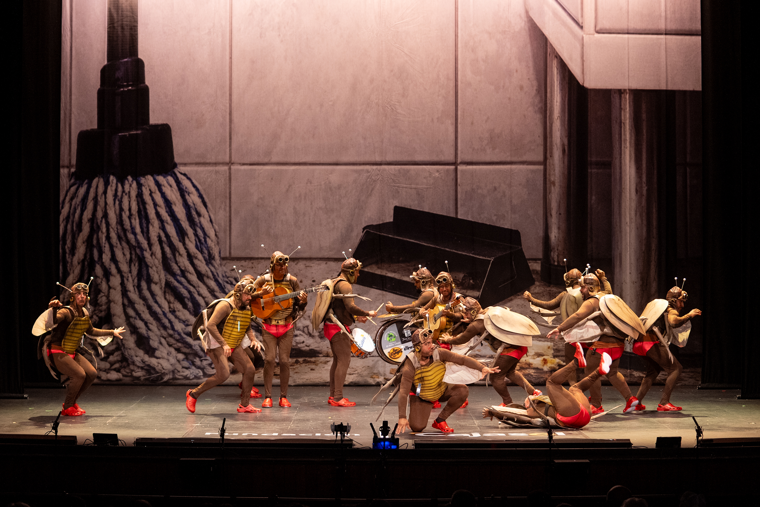 Chirigota, Las que salen por la noche - Preliminares