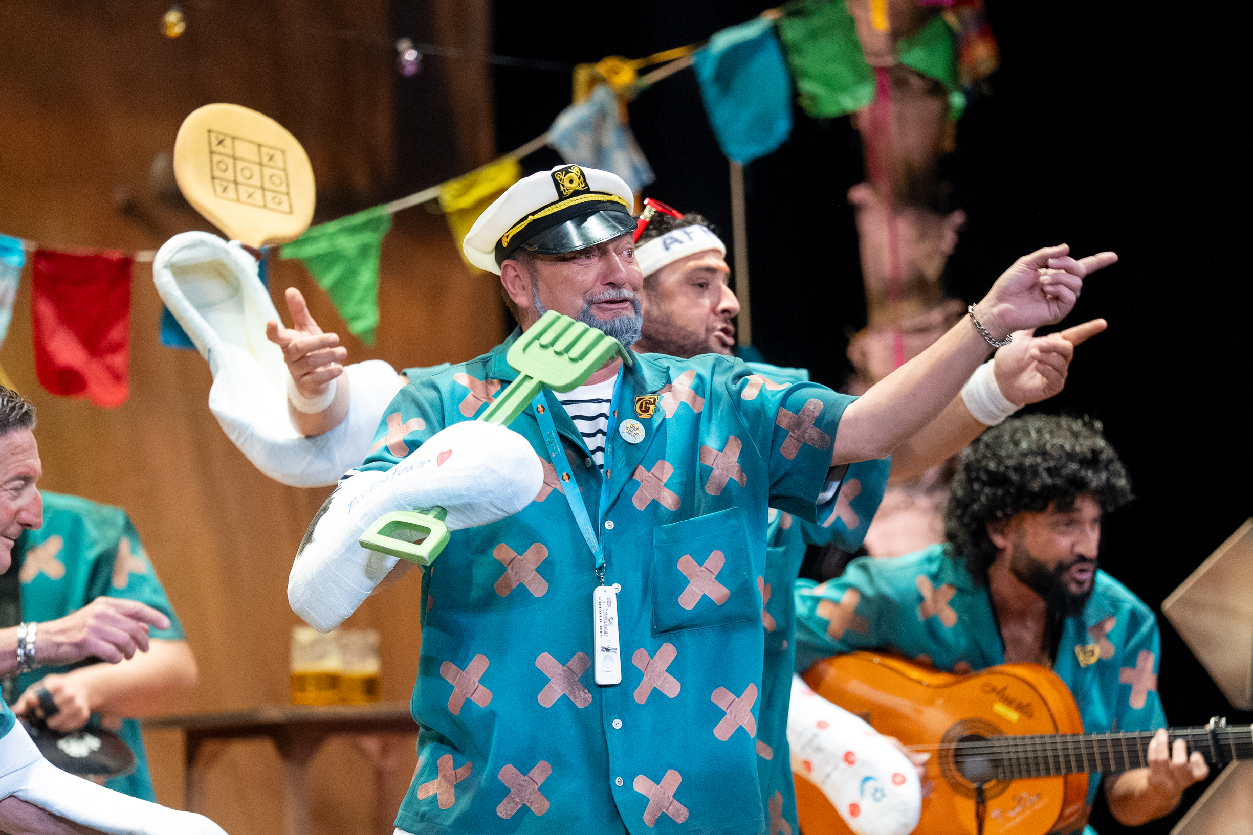 Chirigota, Los semicuraos - Cuartos