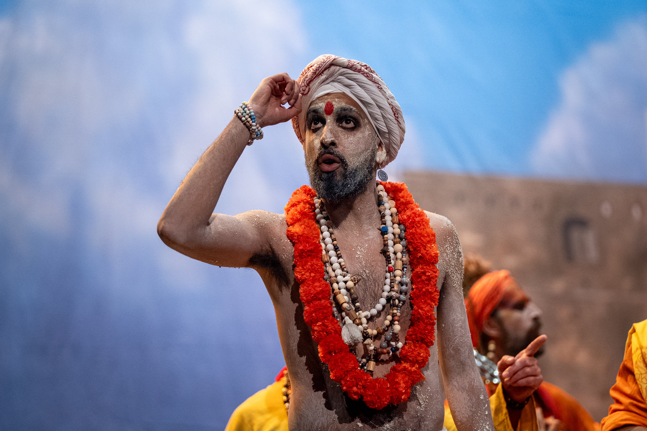 Comparsa, Cadirvana - Preliminares