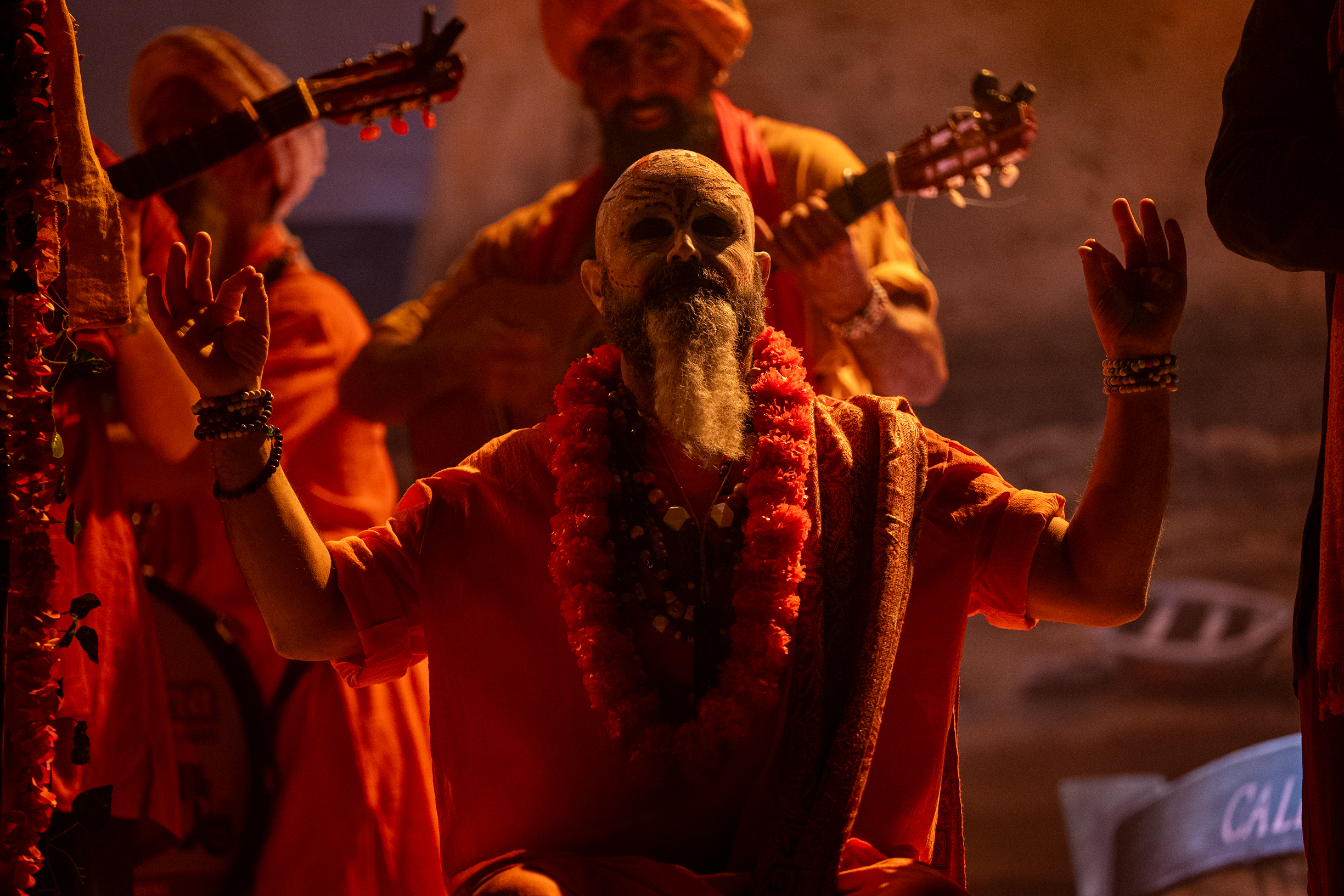 Comparsa, Cadirvana - Preliminares