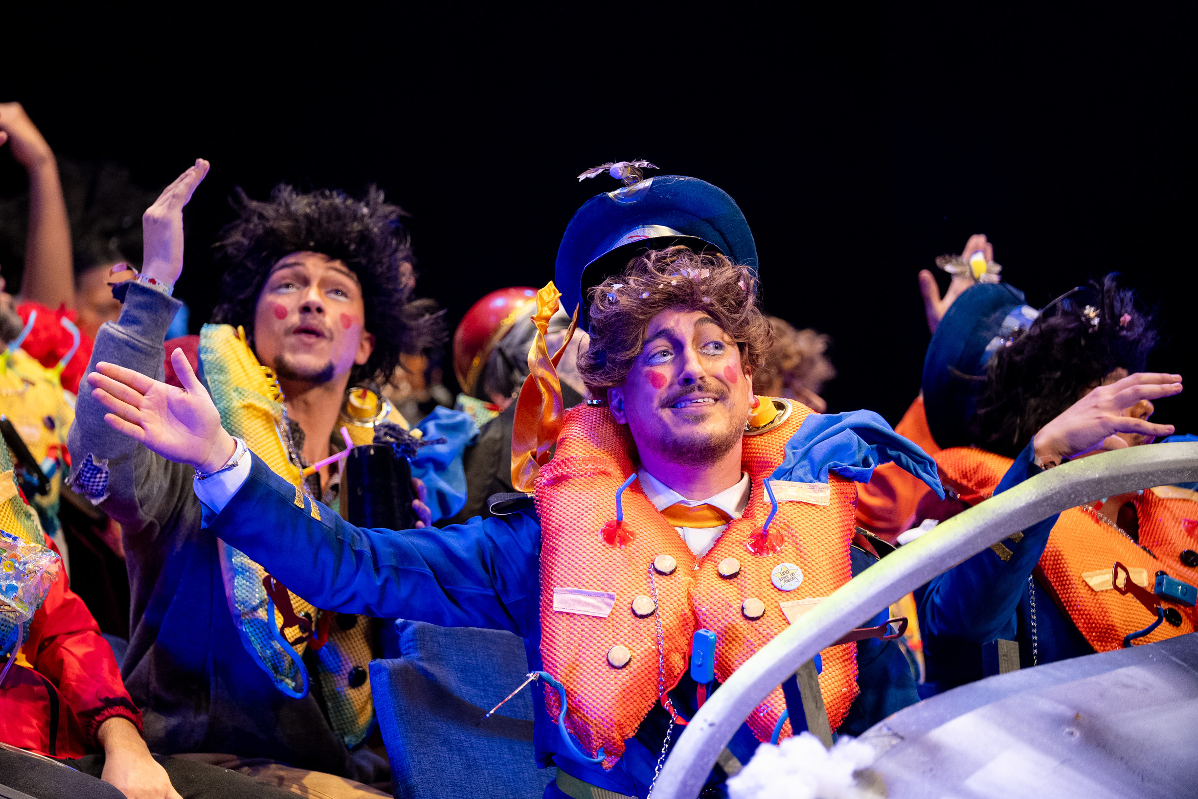 Chirigota, Seguimos cayendo mal - Cuartos