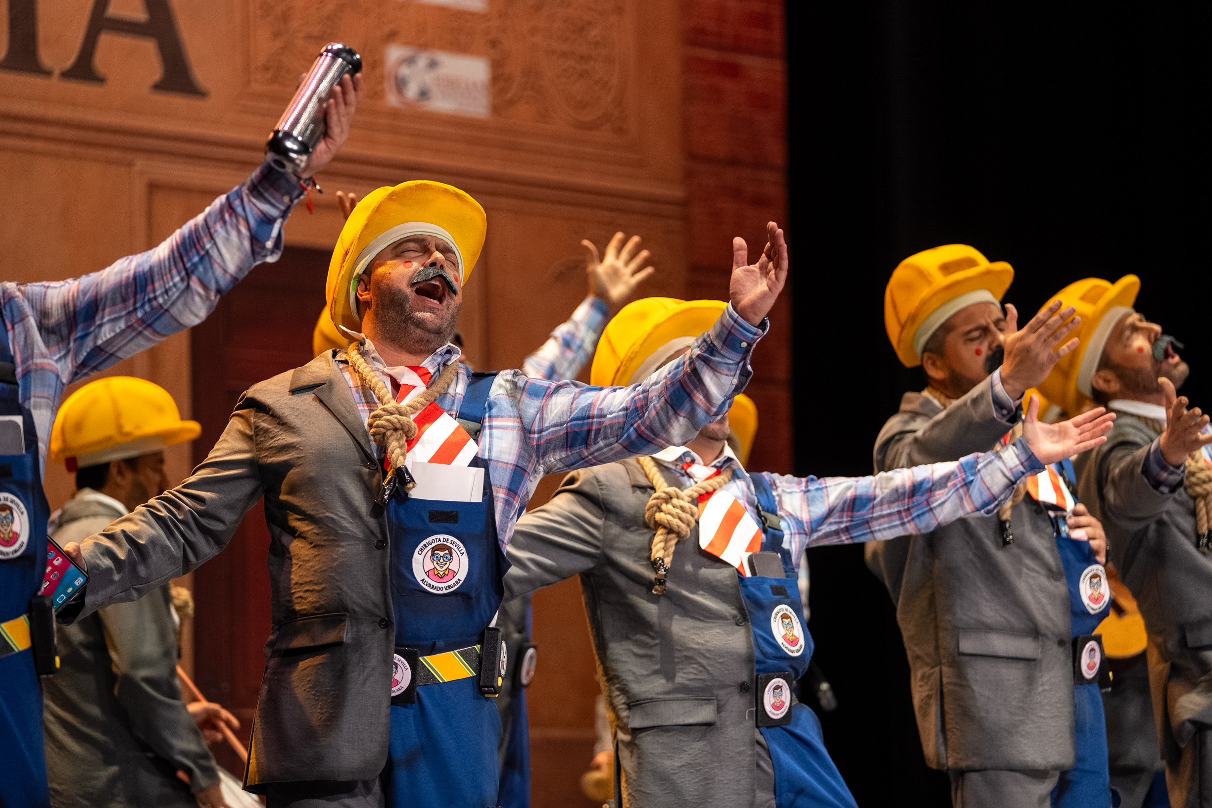 Chirigota, La comunidad autónoma - Preliminares