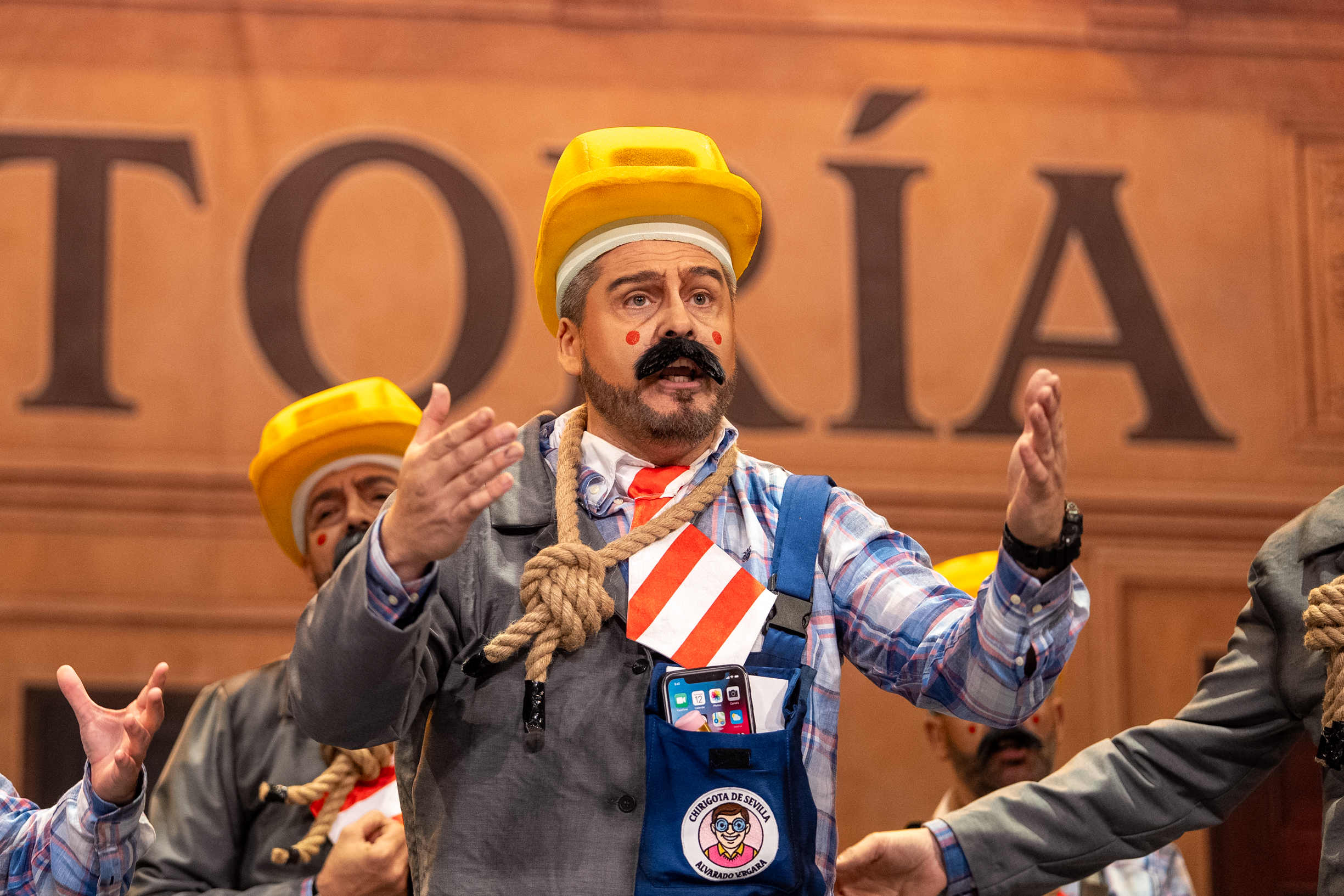 Chirigota, La comunidad autónoma - Preliminares