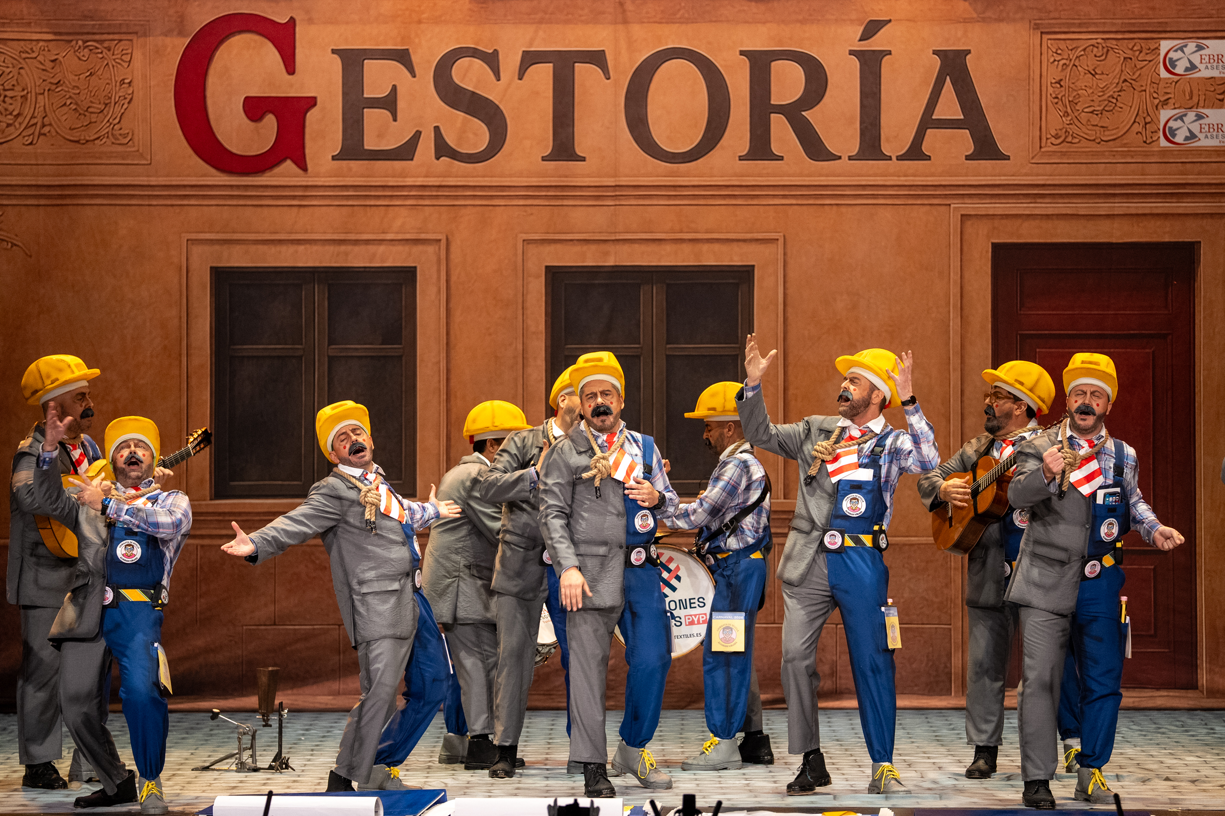 Chirigota, La comunidad autónoma - Preliminares