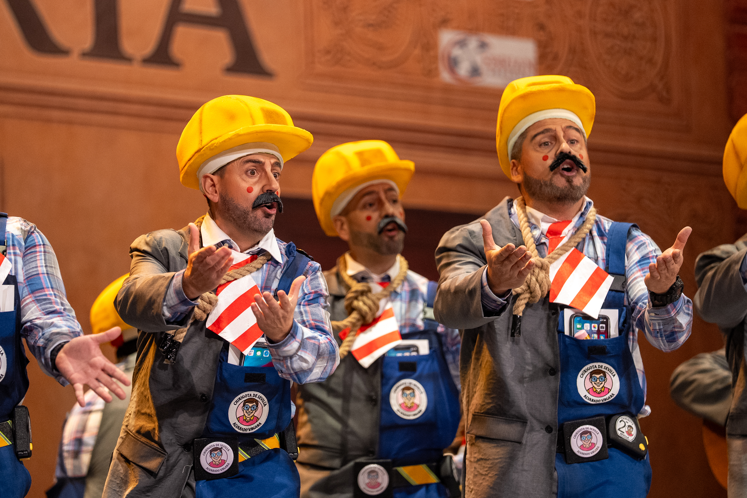 Chirigota, La comunidad autónoma - Preliminares