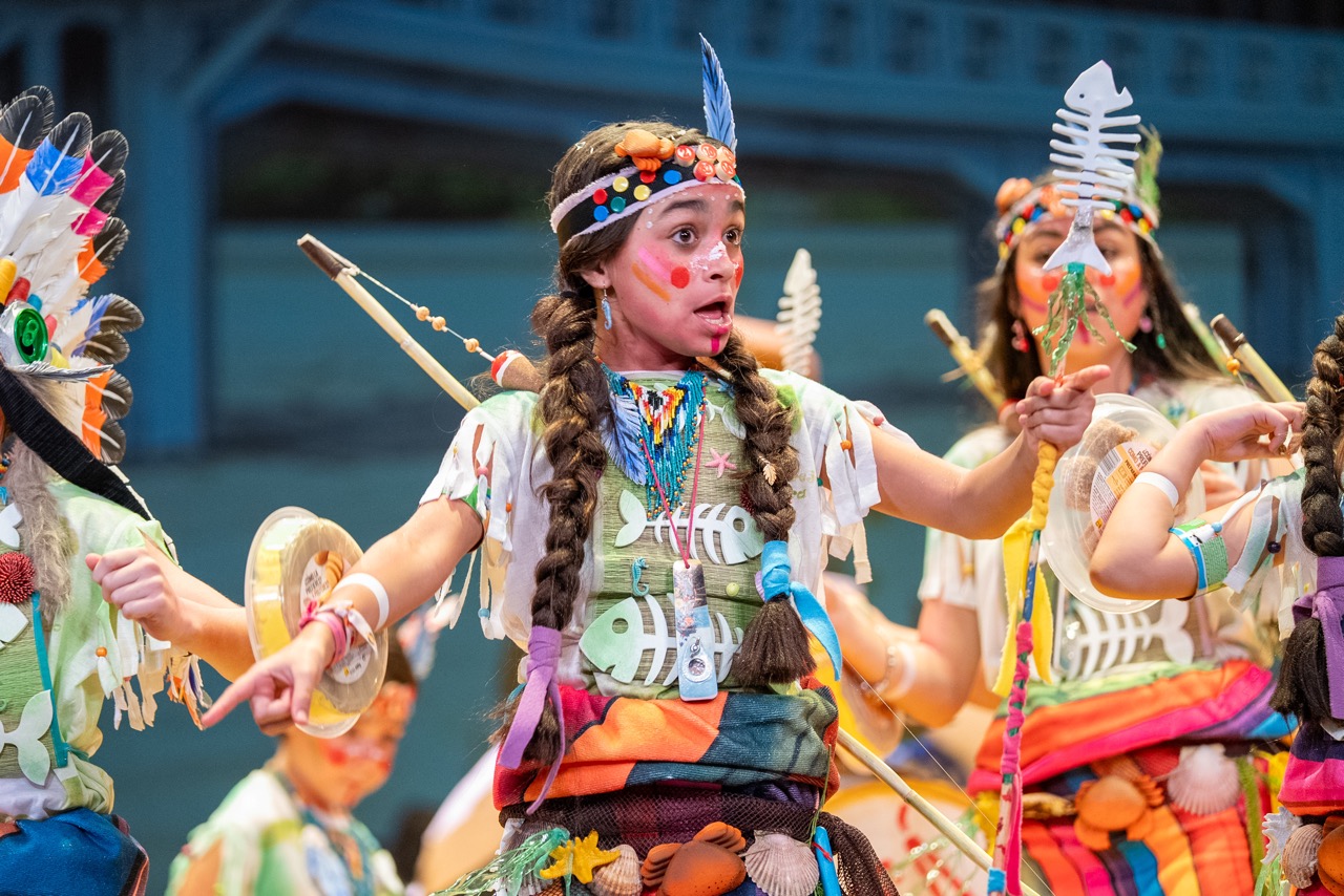 Chirigota infantil, Los pieles rojas de la caleta - Final