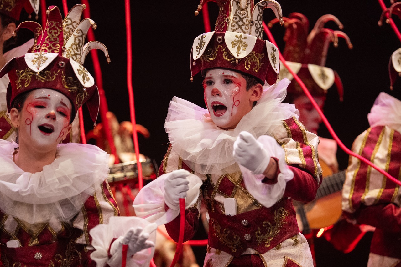 Comparsa infantil, El hilo rojo - Final