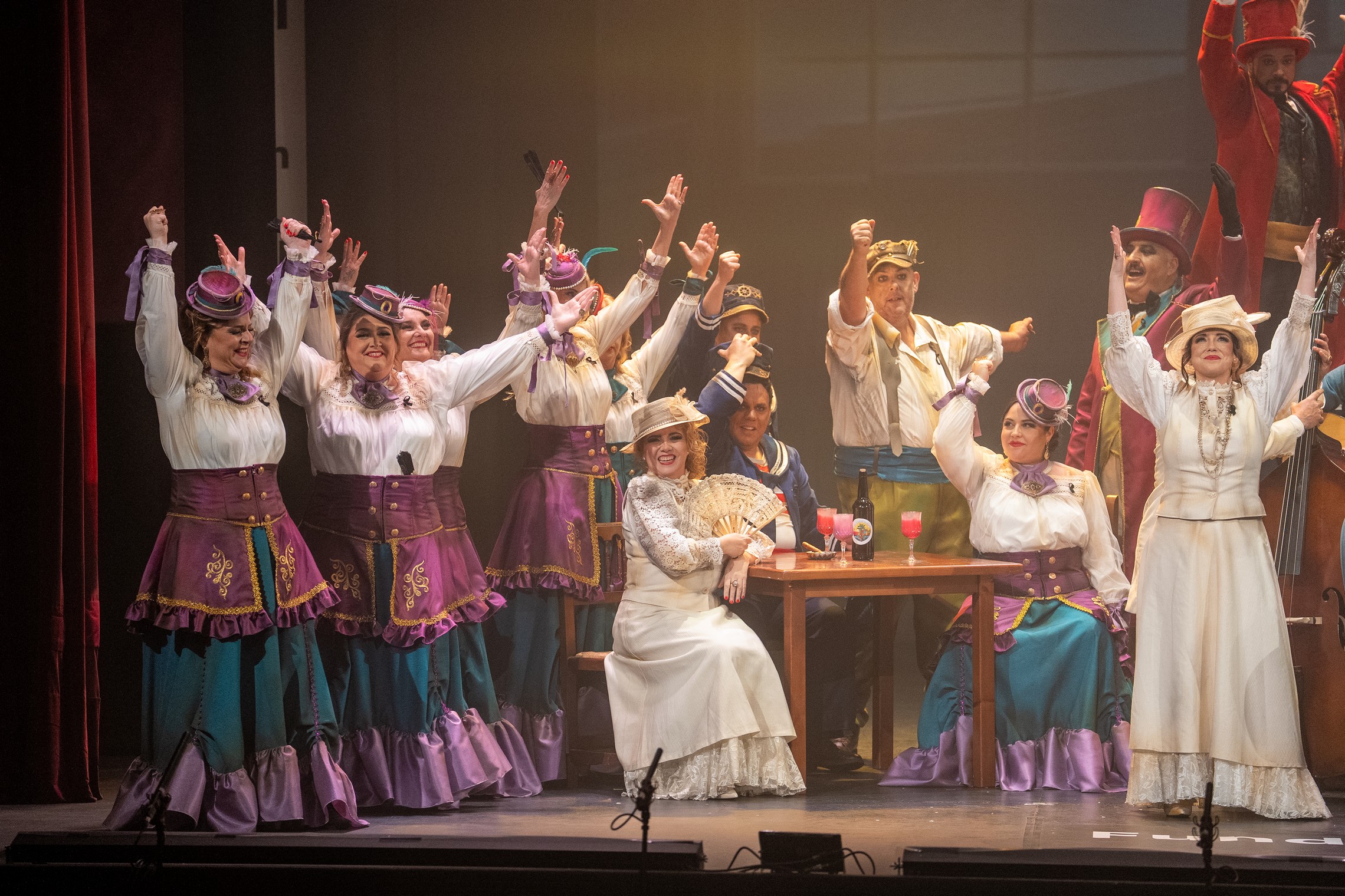 Coro, Café Puerto América - Preliminares