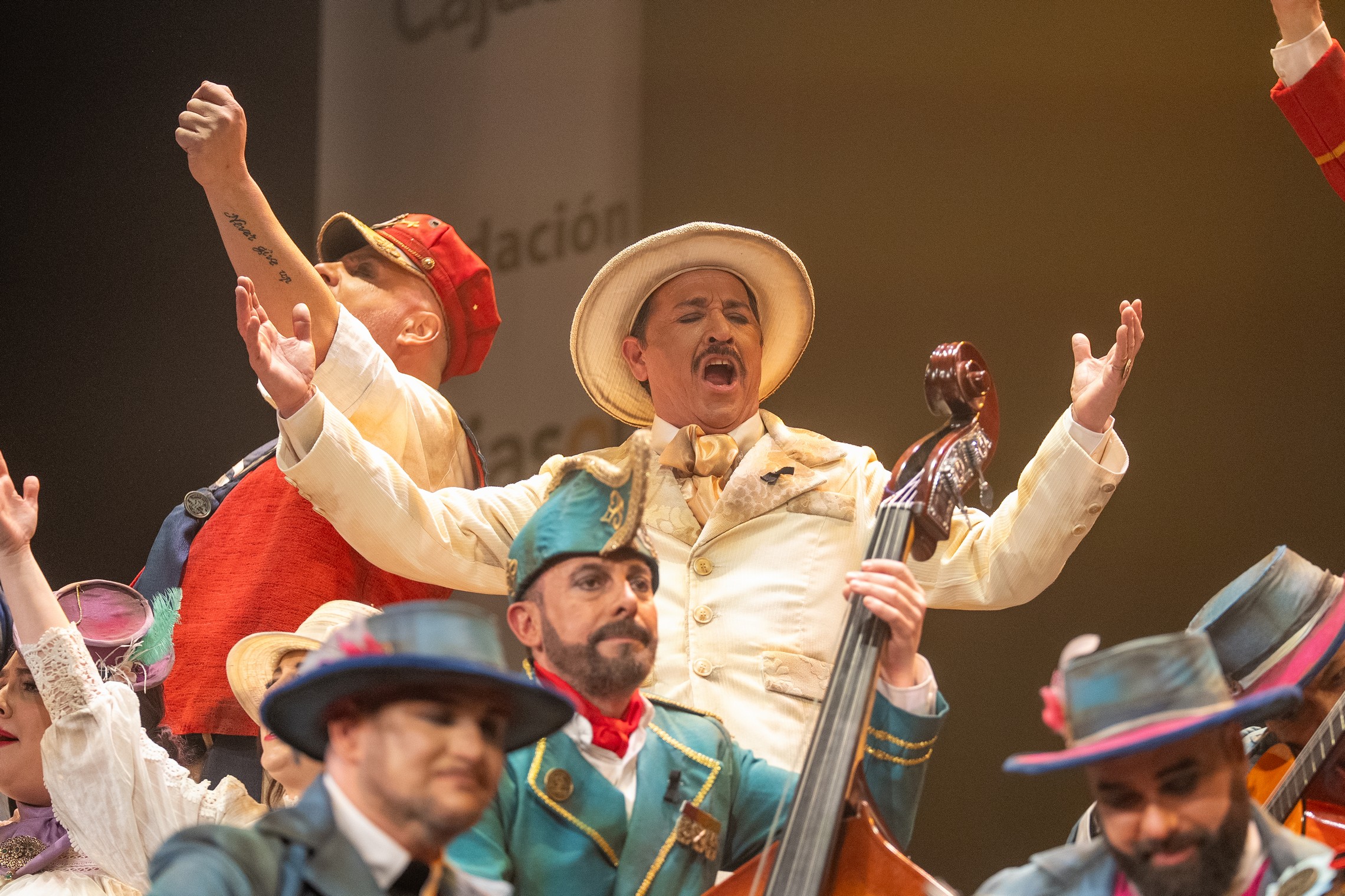 Coro, Café Puerto América - Preliminares