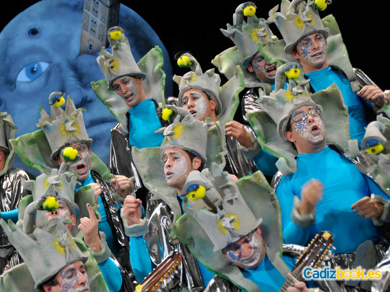 Un coro de lunares Un coro de lunares