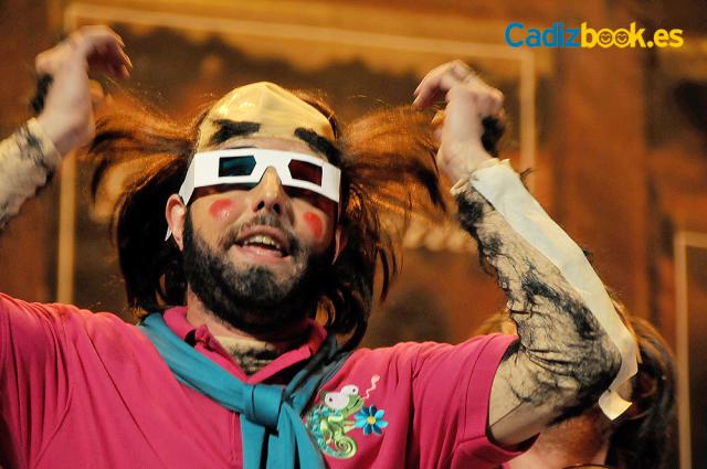 Tengo vellillo pá hacerme un cepillo y me sobra un poquillo Tengo vellillo pá hacerme un cepillo y me sobra un poquillo