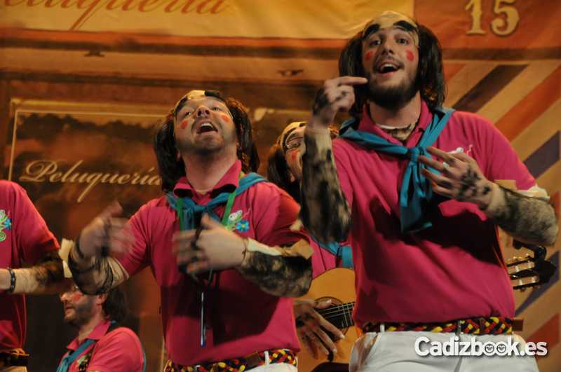 Tengo vellillo pá hacerme un cepillo y me sobra un poquillo Tengo vellillo pá hacerme un cepillo y me sobra un poquillo