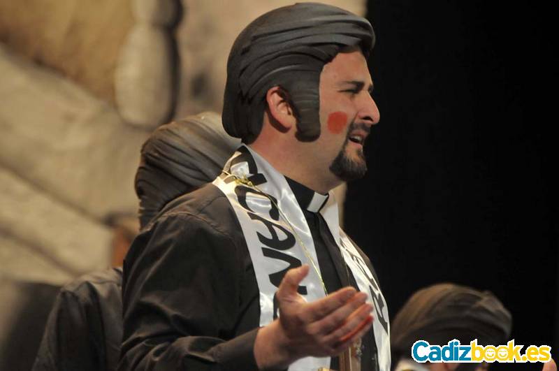 El padre carrasco y las niñas que dan asco