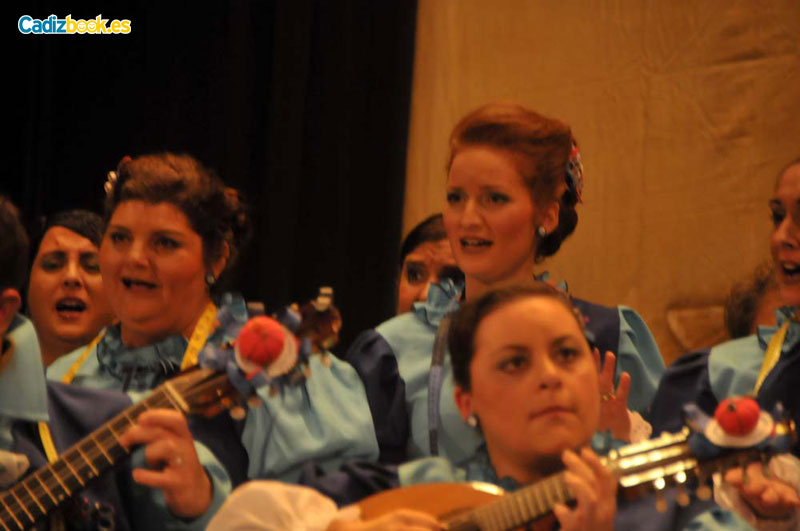 Este coro tiene tela Este coro tiene tela