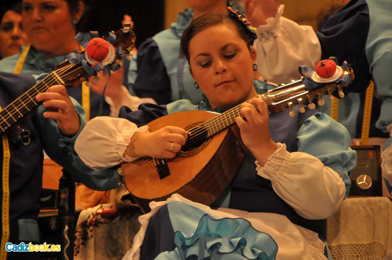 Este coro tiene tela Este coro tiene tela