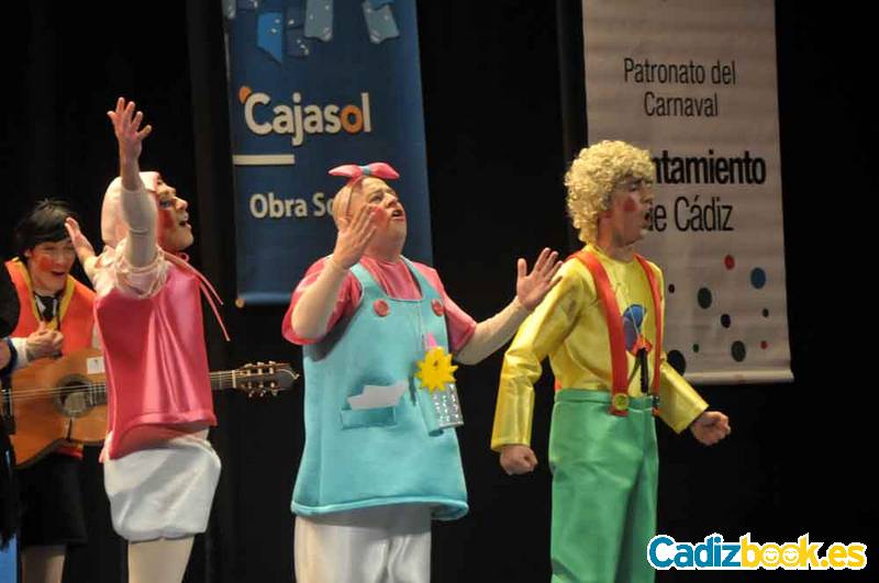Todos por una y una para todos Todos por una y una para todos